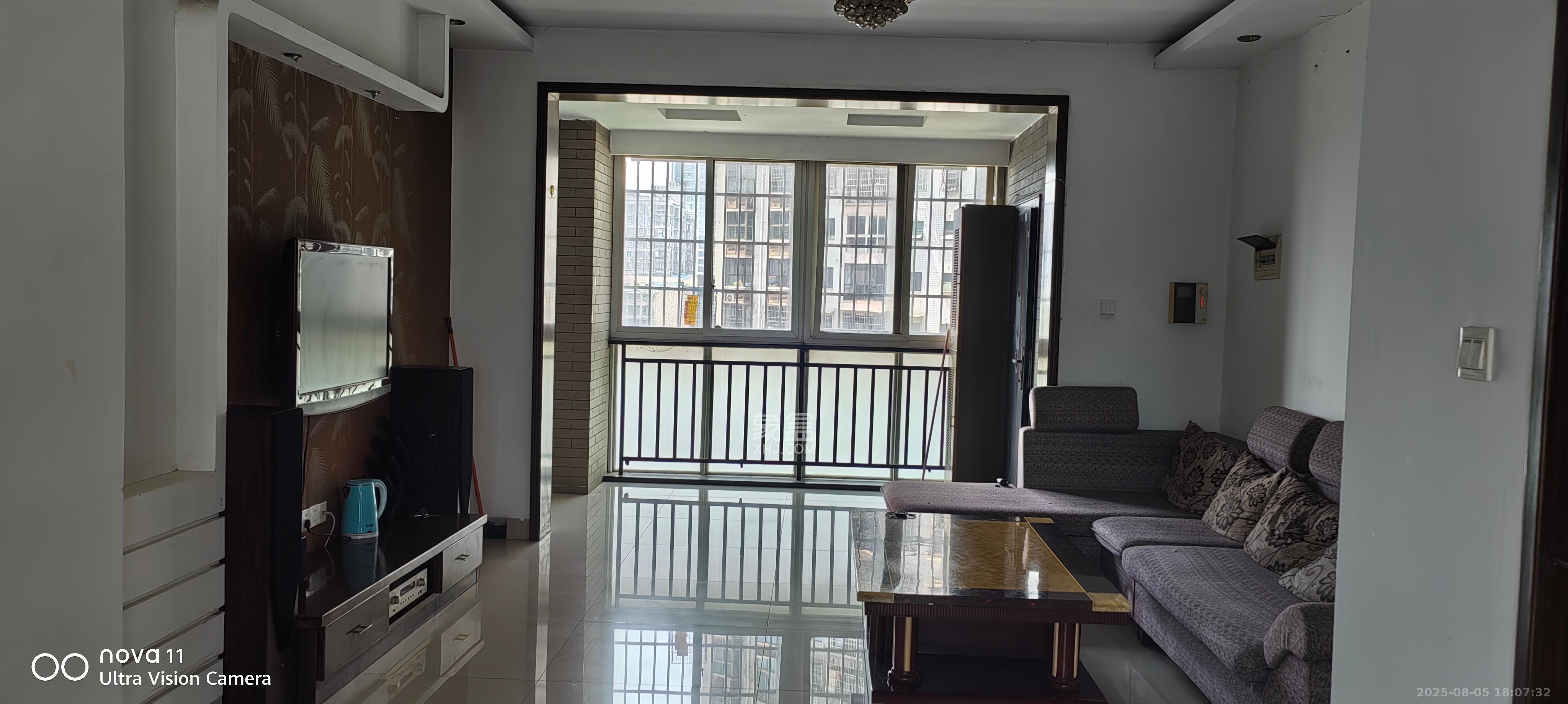 未来现代城  4室2厅2卫    2200.0元/月室内图