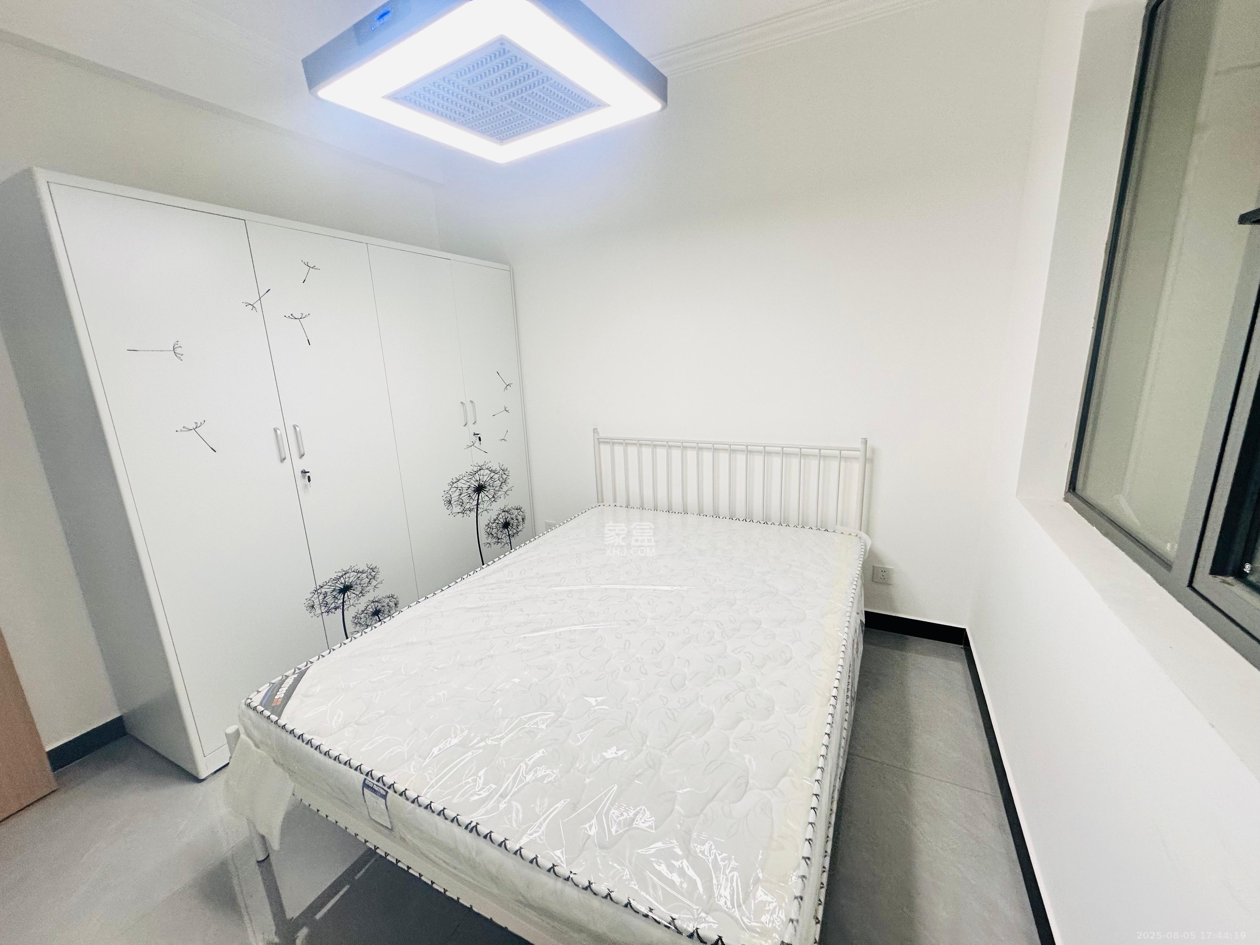 湖湘时代名邸公园壹号 1室0厅0卫 2400.0元/月 湖湘时代名邸公园壹号 1室0厅0卫 2400.0元/月室内图