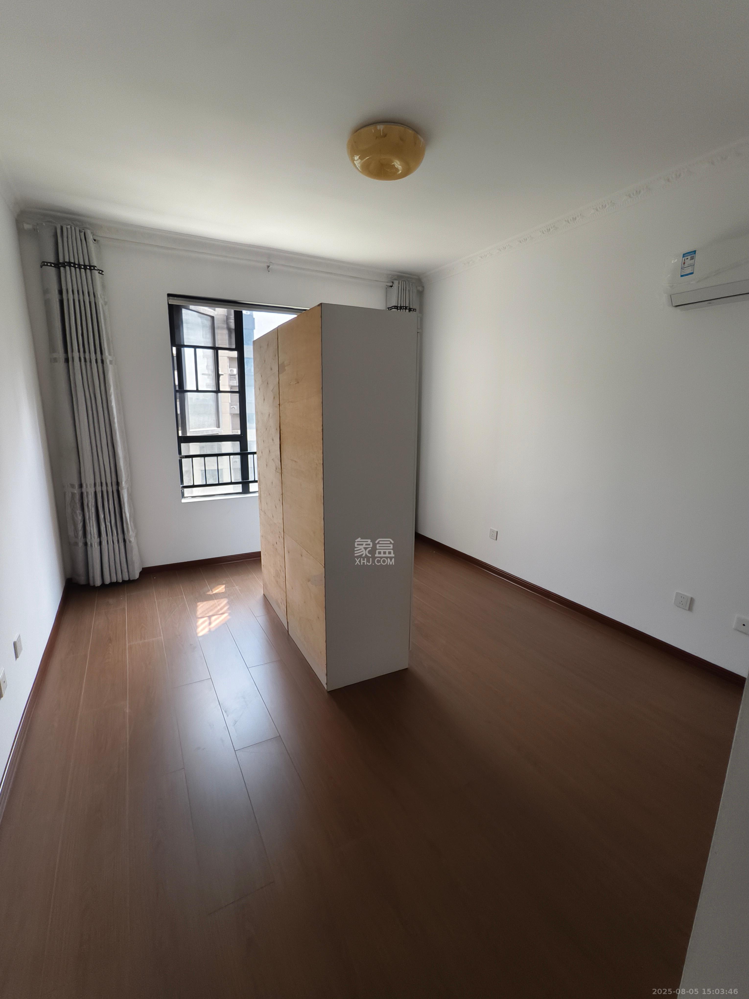 长房时代城 3室2厅2卫 3300.0元/月 长房时代城 3室2厅2卫 3300.0元/月室内图