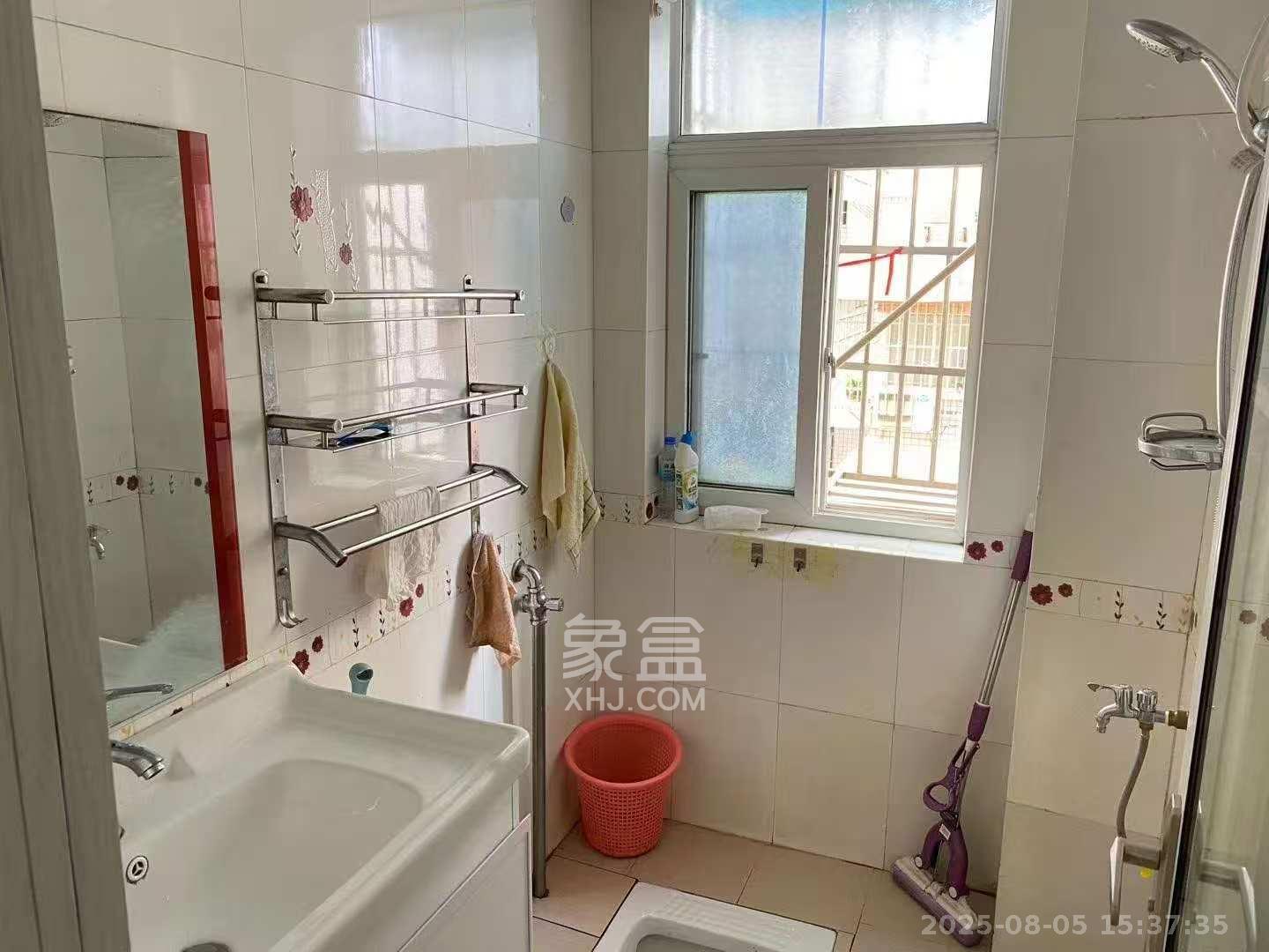 活力康城  1室2厅1卫   2200.00元/月室内图