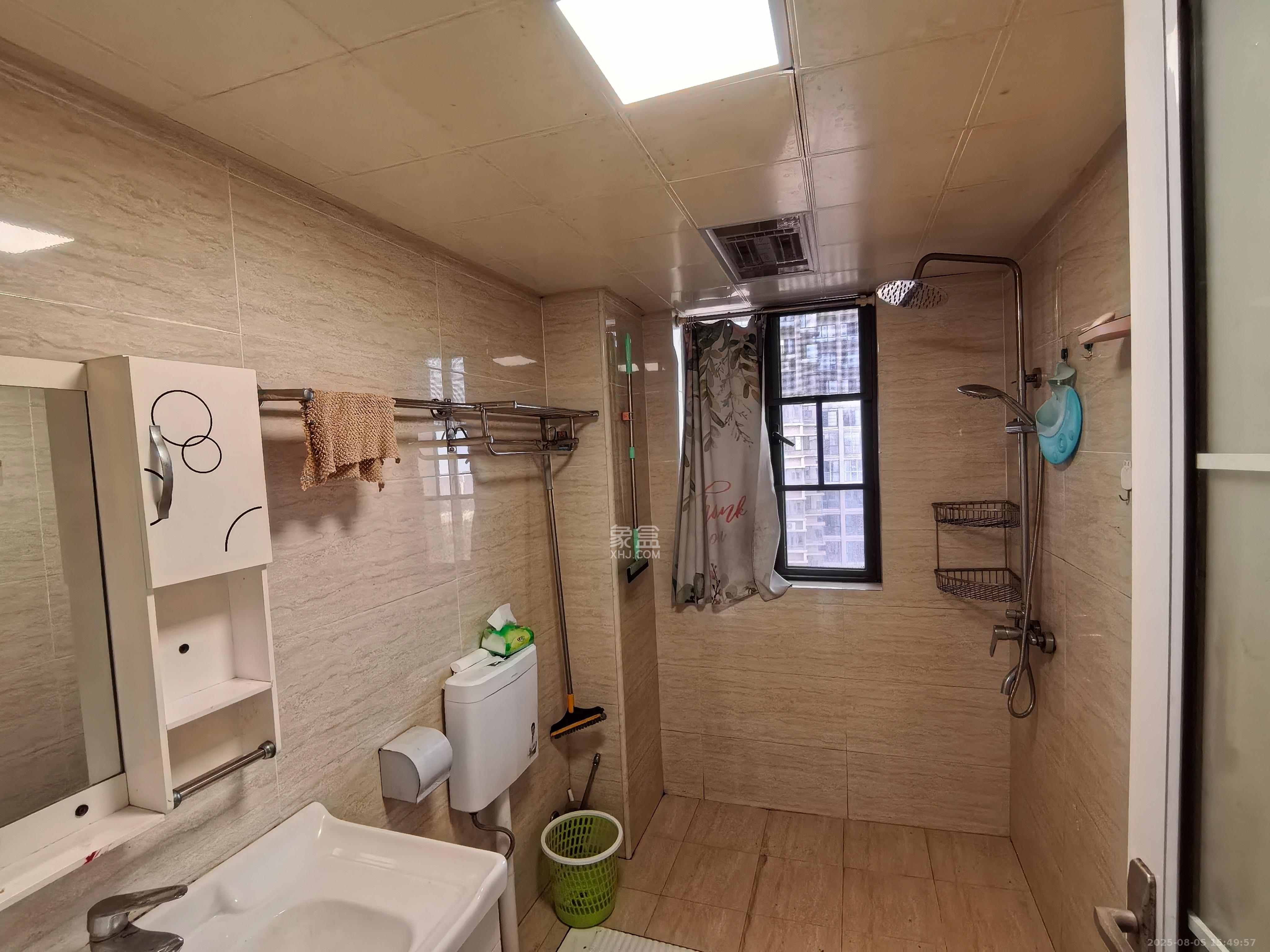 深业睿城 3室2厅2卫 2500.0元/月 深业睿城 3室2厅2卫 2500.0元/月室内图