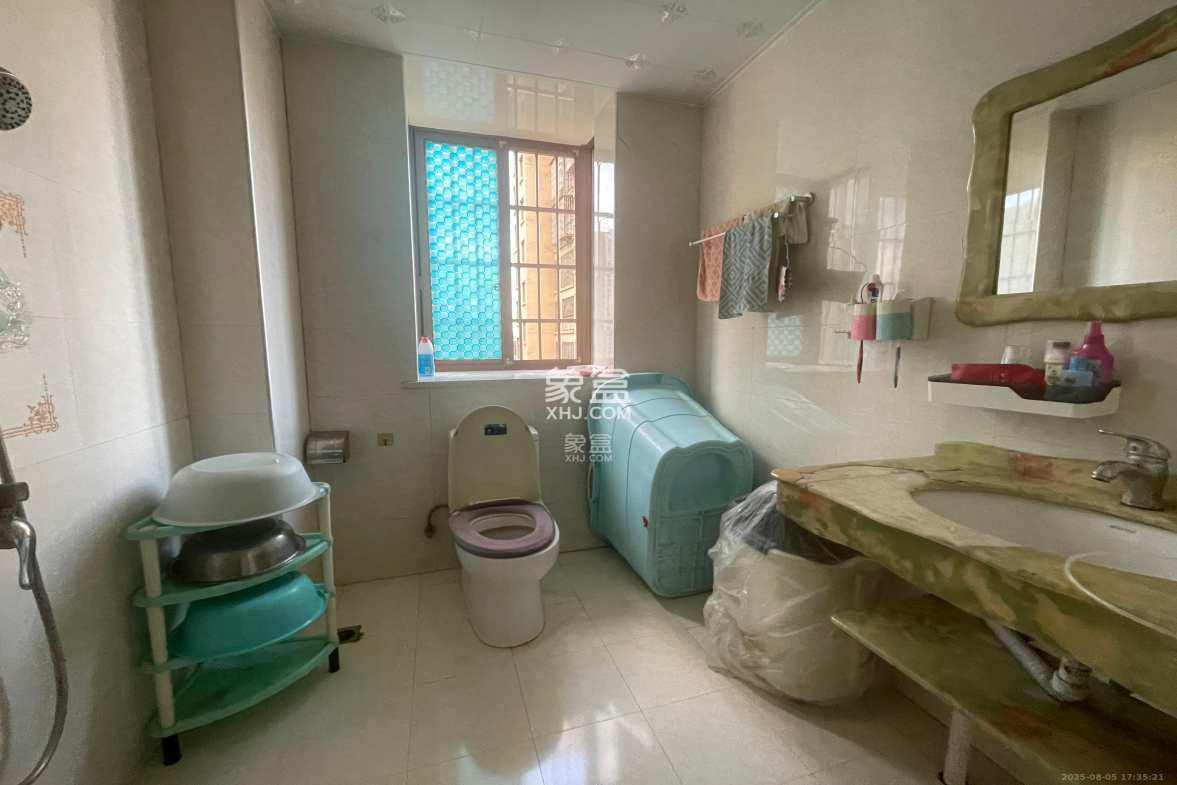 四季星城 3室2厅2卫 1800.0元/月 四季星城 3室2厅2卫 1800.0元/月室内图