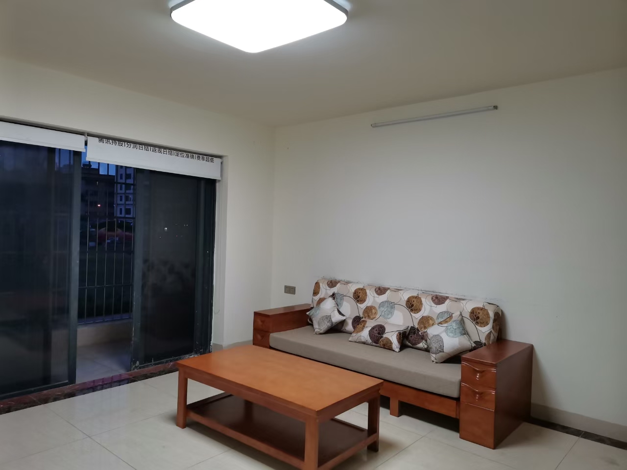 园林管理局宿舍 3室2厅2卫 2700.0元/月 园林管理局宿舍 3室2厅2卫 2700.0元/月室内图