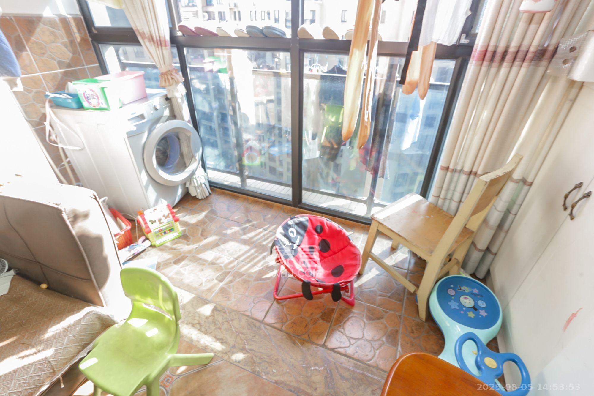 阿普阿布  3室2厅1卫   2850.00元/月室内图