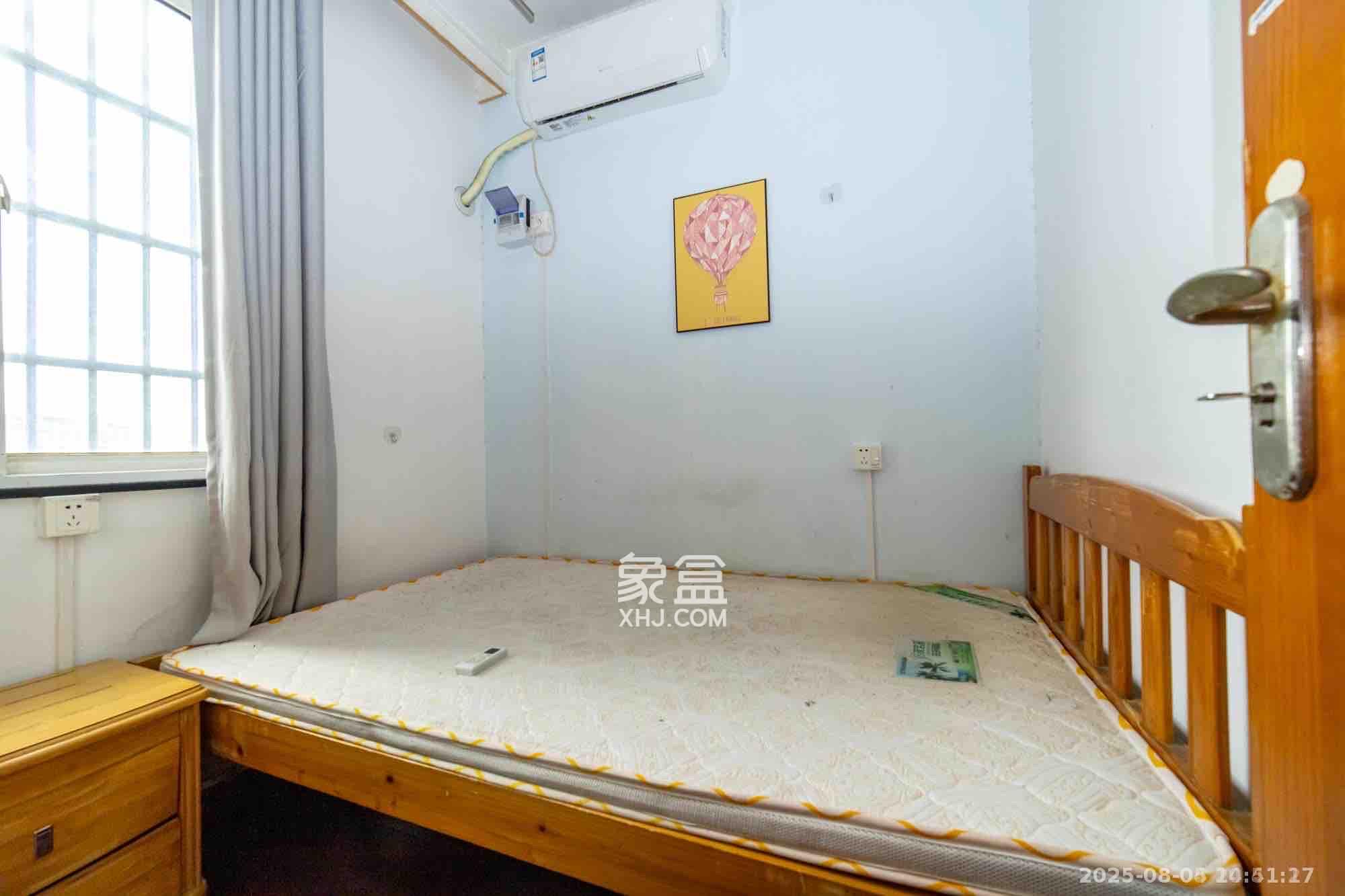 香槟小镇(香槟花苑）  3室2厅1卫    2800.0元/月室内图