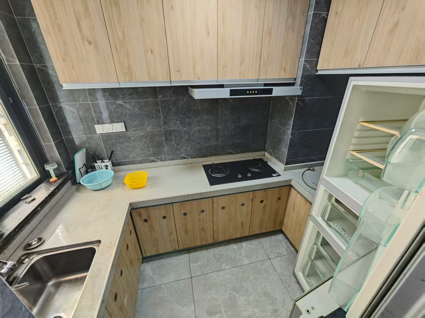 消防总队琼山住宅小区 3室2厅2卫 2800.0元/月 消防总队琼山住宅小区 3室2厅2卫 2800.0元/月室内图