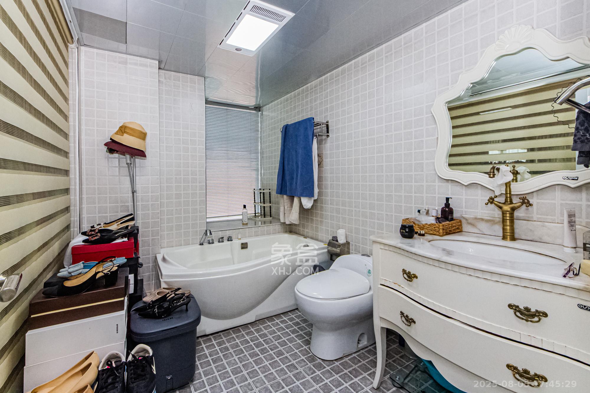 滨江君悦香邸  1室0厅0卫    155.0万 滨江君悦香邸  1室0厅0卫    155.0万卫生间