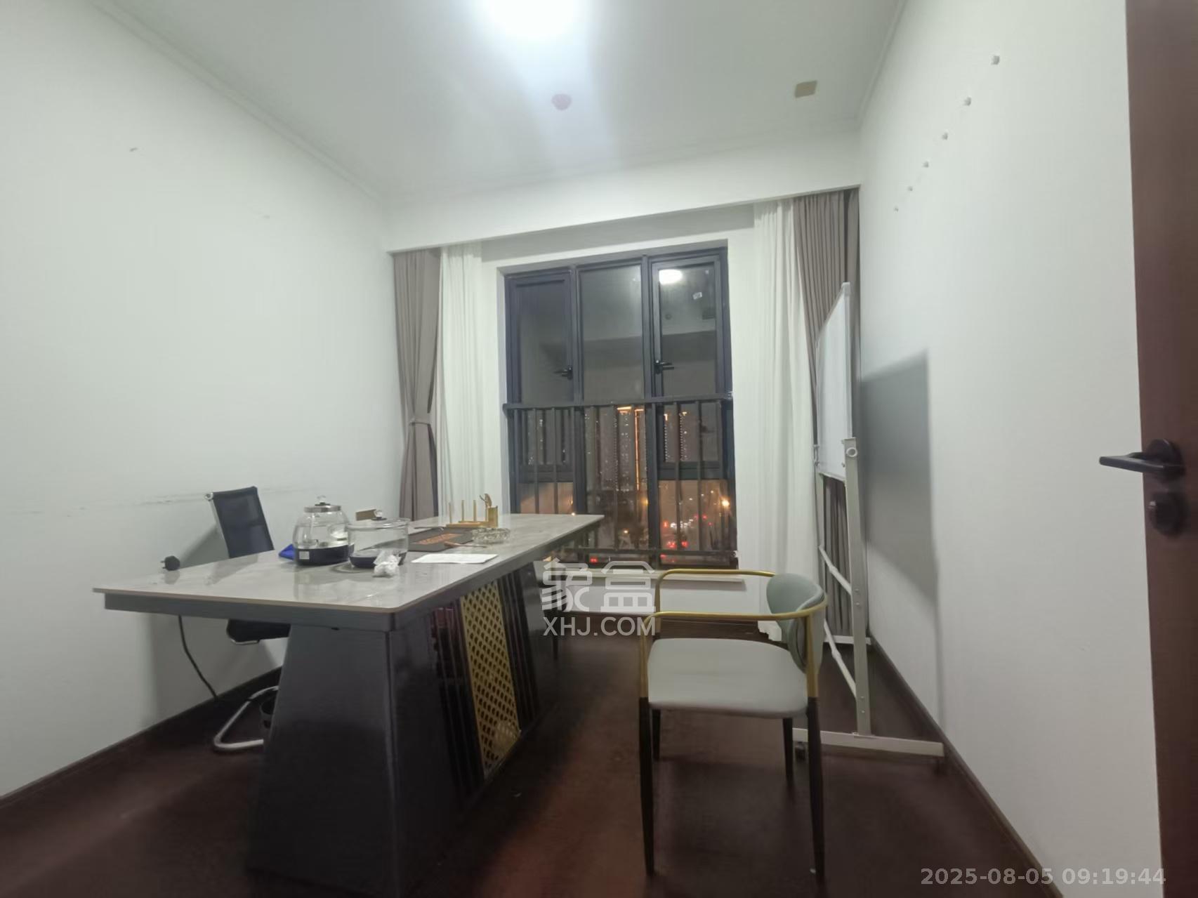 绿地长沙城际空间站(柏仕佳苑)  4室2厅2卫    3600.0元/月 绿地长沙城际空间站(柏仕佳苑)  4室2厅2卫    3600.0元/月室内图