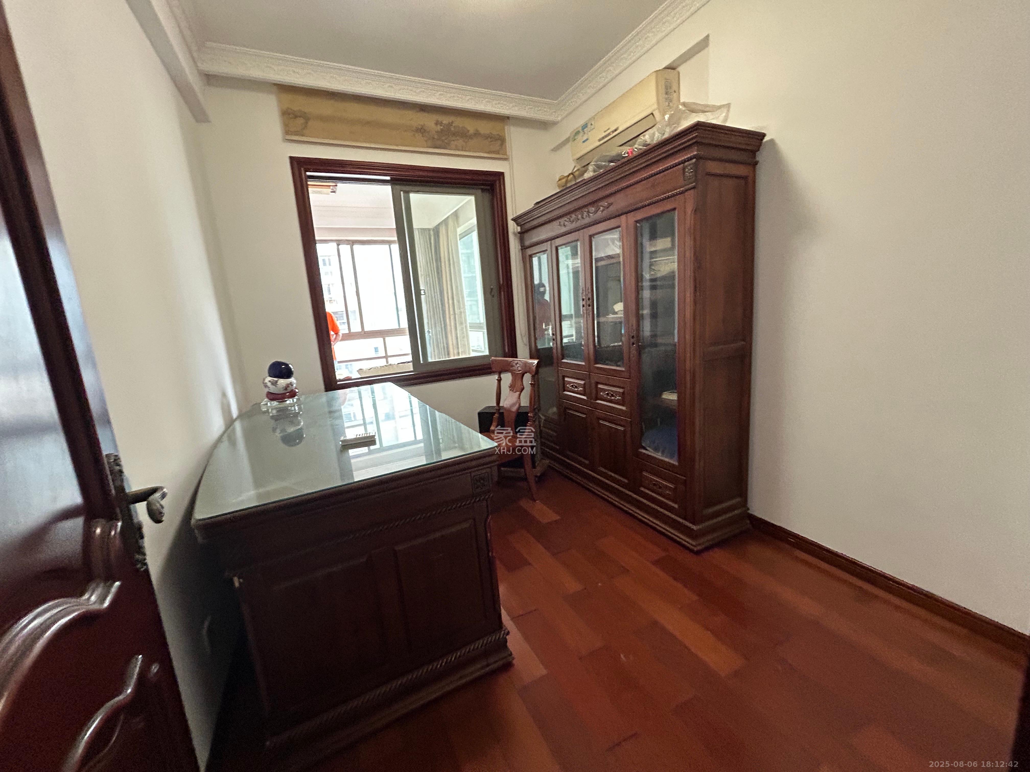 建鸿达华都(华都小户型及大华写字楼) 4室2厅3卫 7000.0元/月 建鸿达华都(华都小户型及大华写字楼) 4室2厅3卫 7000.0元/月室内图