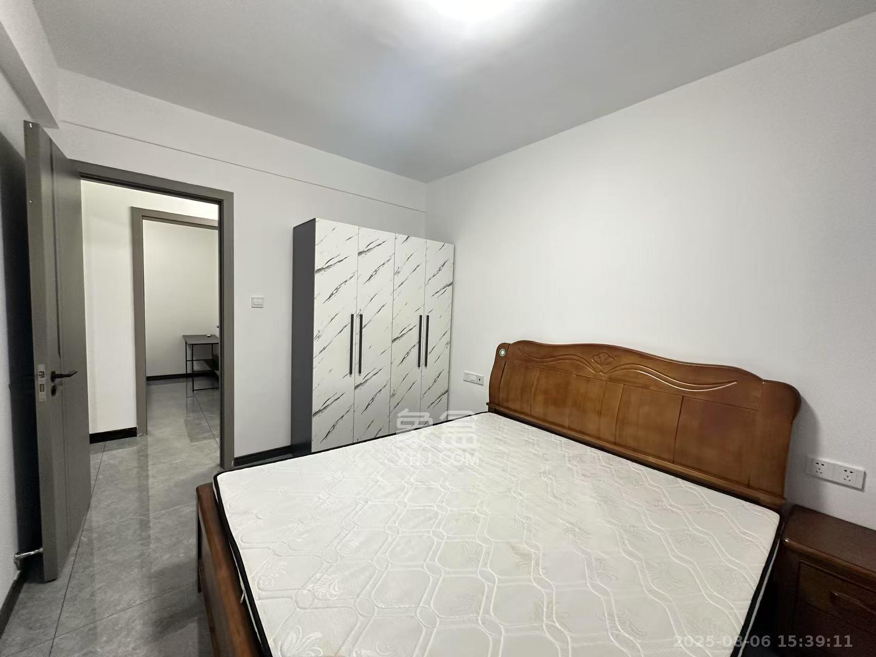 保利大都汇四期  3室2厅2卫    3500.0元/月 保利大都汇四期  3室2厅2卫    3500.0元/月室内图