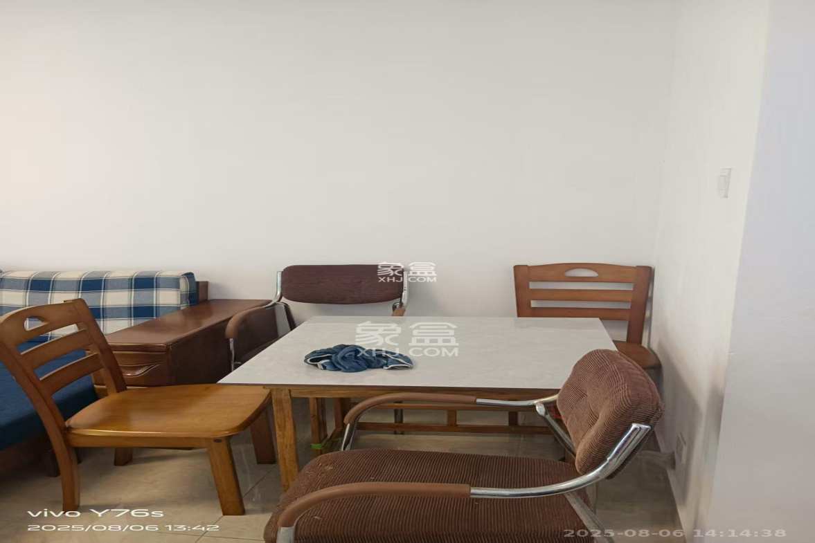 和美星城  2室2厅1卫    1800.0元/月 和美星城  2室2厅1卫    1800.0元/月室内图