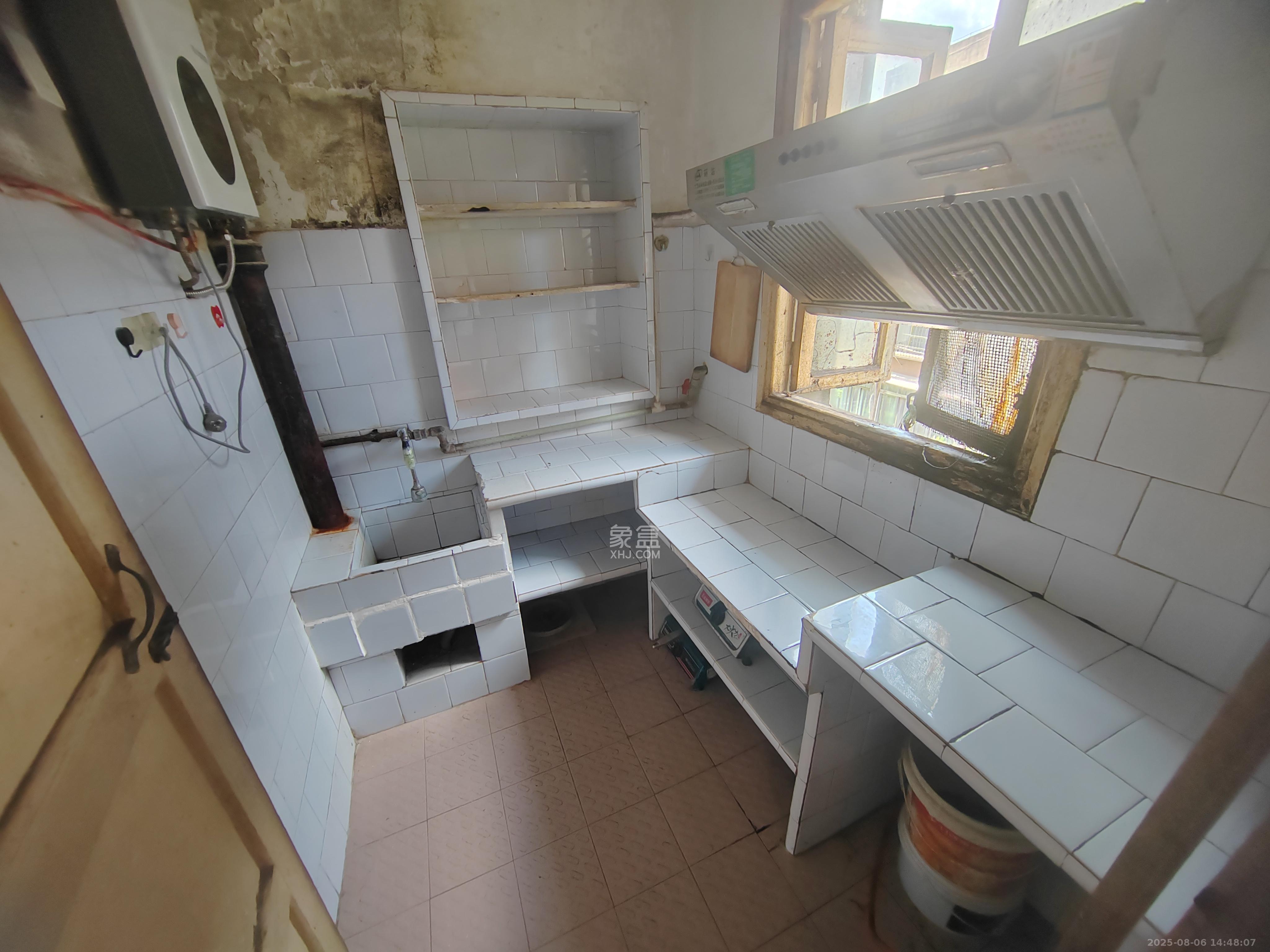 红花坡社区 1室1厅1卫 800.0元/月 红花坡社区 1室1厅1卫 800.0元/月室内图