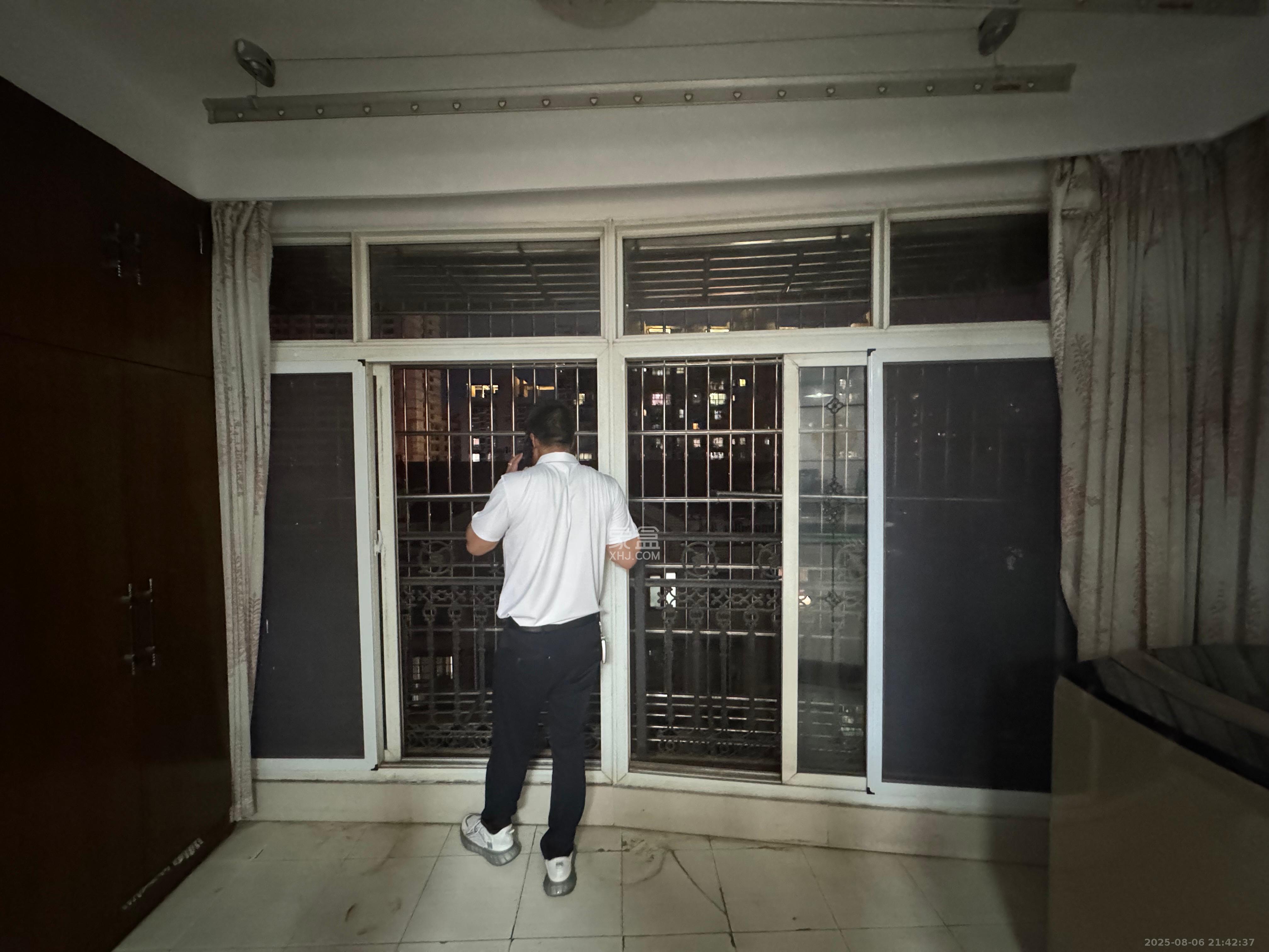 运通馨苑 3室2厅2卫 2500.0元/月 运通馨苑 3室2厅2卫 2500.0元/月室内图