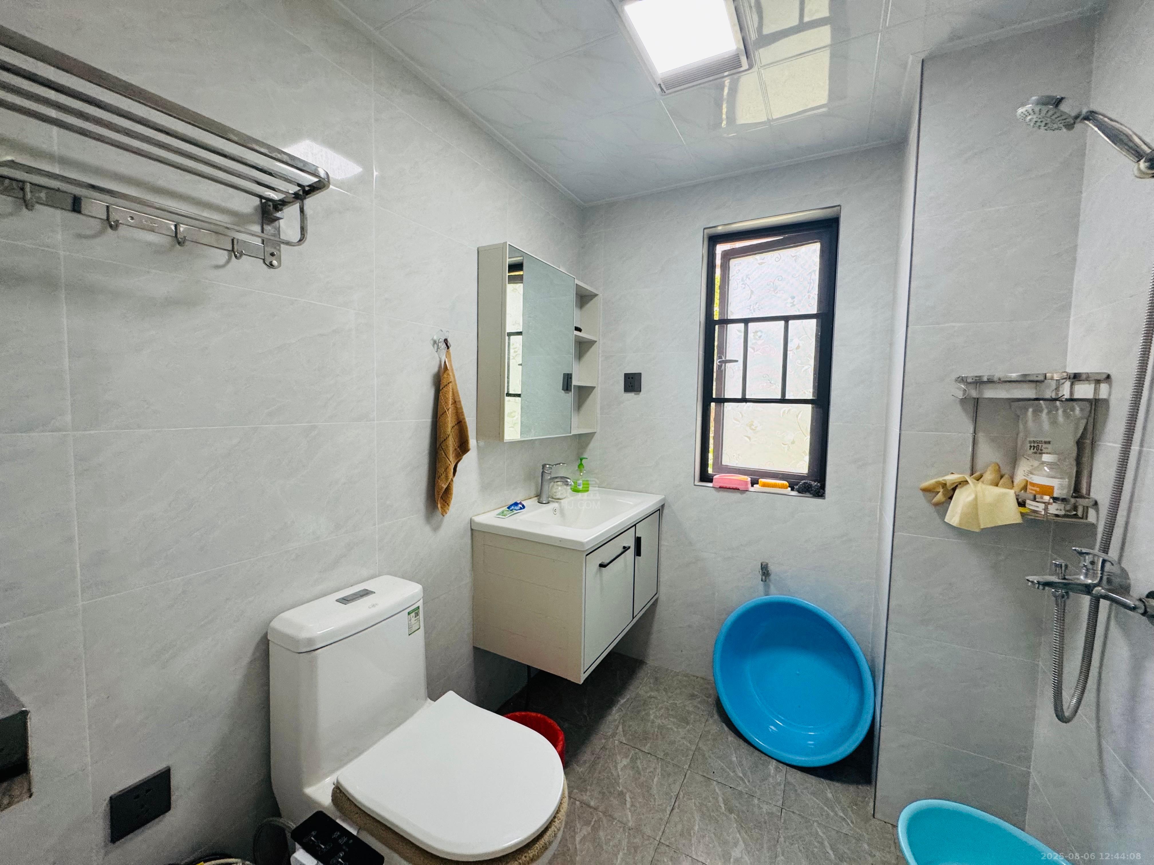 亿都时光 3室2厅2卫 1800.0元/月 亿都时光 3室2厅2卫 1800.0元/月室内图