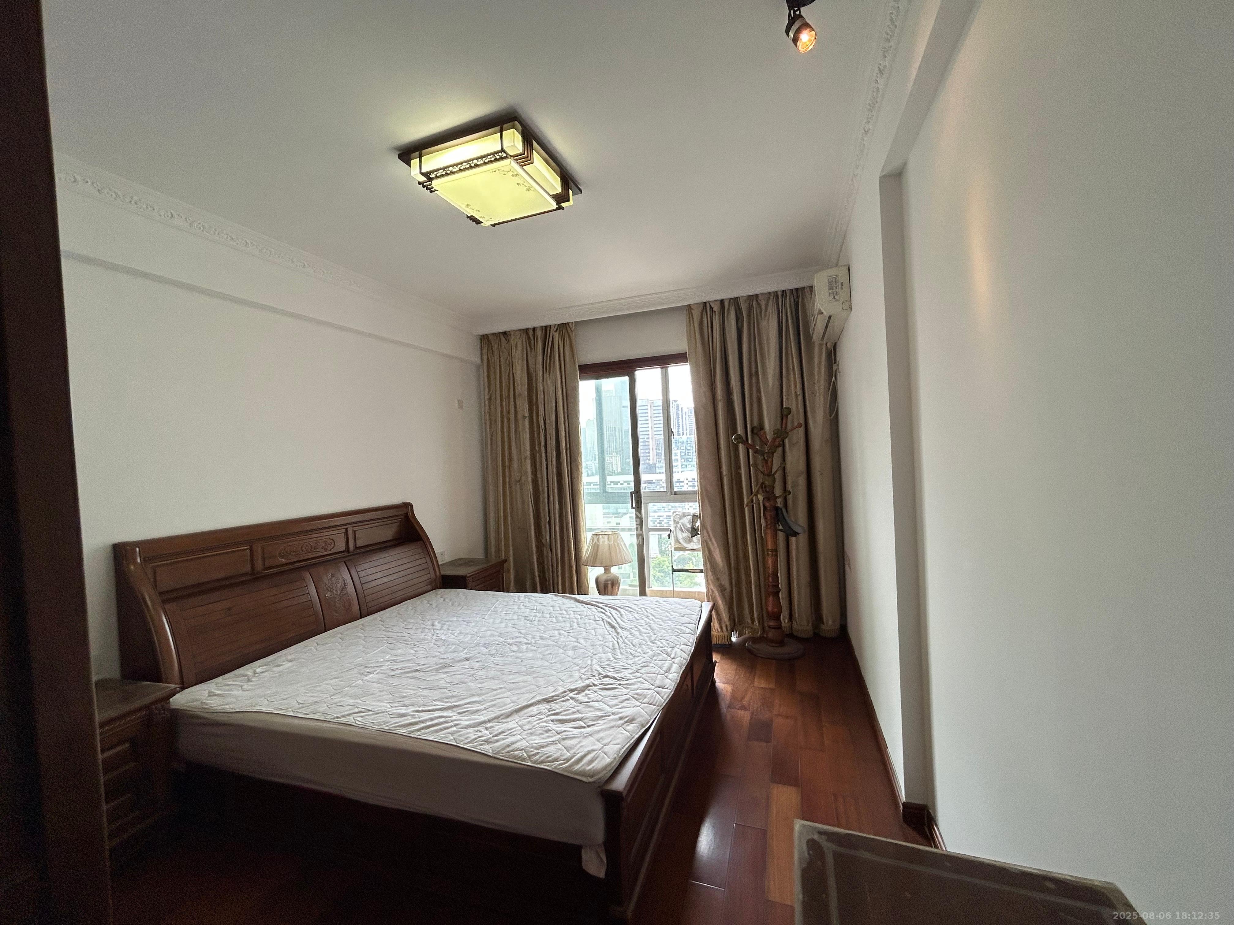 建鸿达华都(华都小户型及大华写字楼) 4室2厅3卫 7000.0元/月 建鸿达华都(华都小户型及大华写字楼) 4室2厅3卫 7000.0元/月室内图