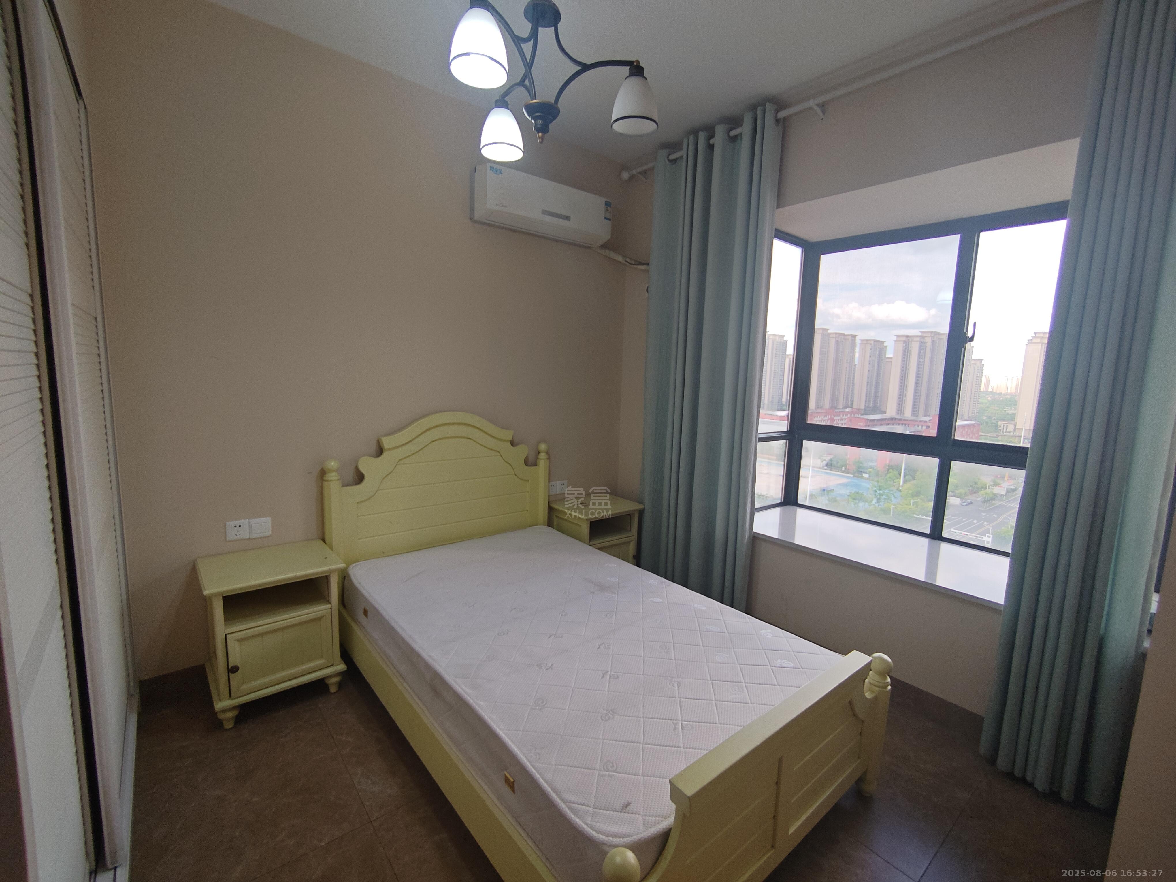 武广国际学苑  3室2厅1卫    2100.0元/月 武广国际学苑  3室2厅1卫    2100.0元/月室内图