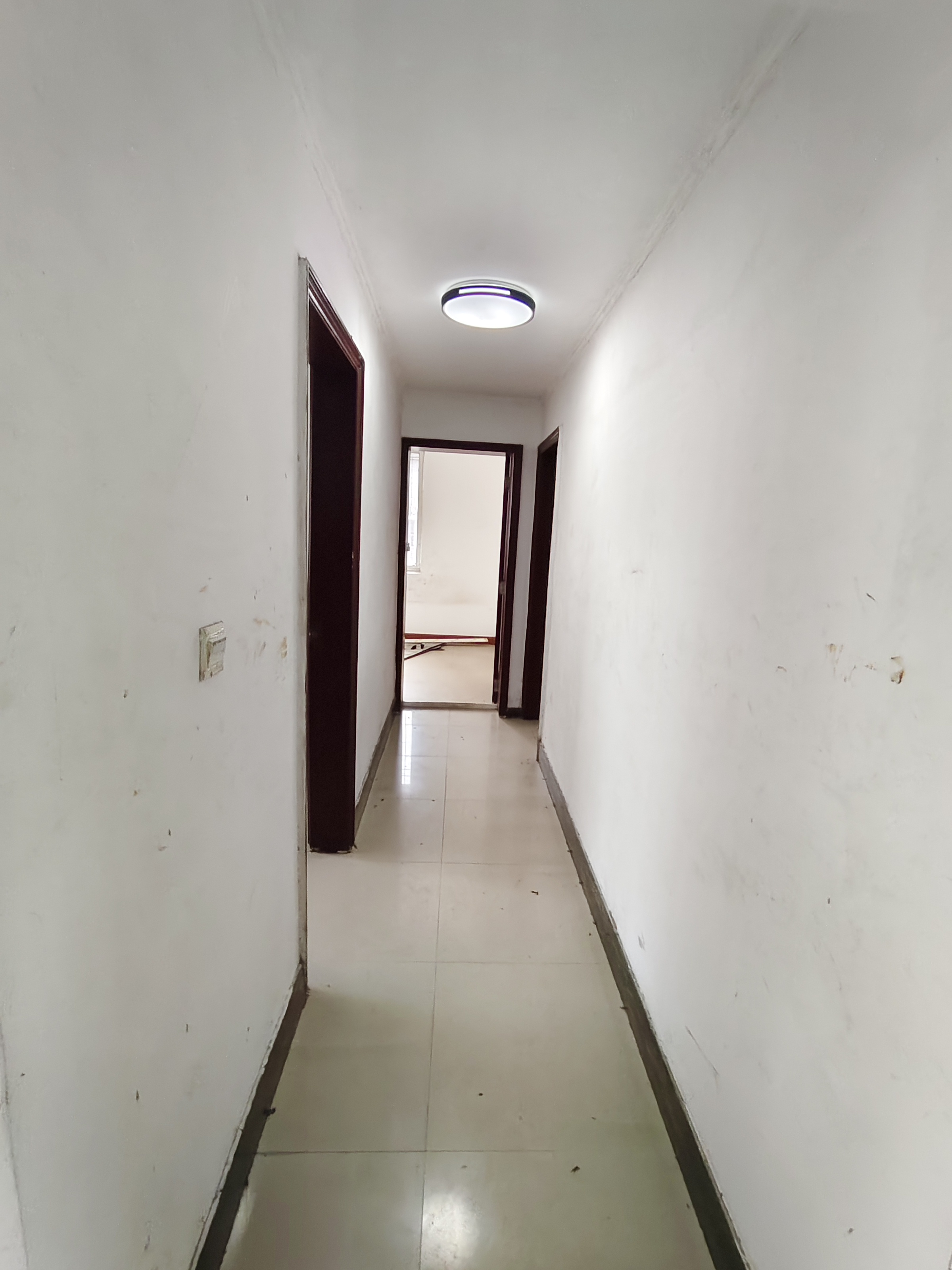 九都大厦 3室2厅2卫 2800.0元/月 九都大厦 3室2厅2卫 2800.0元/月室内图