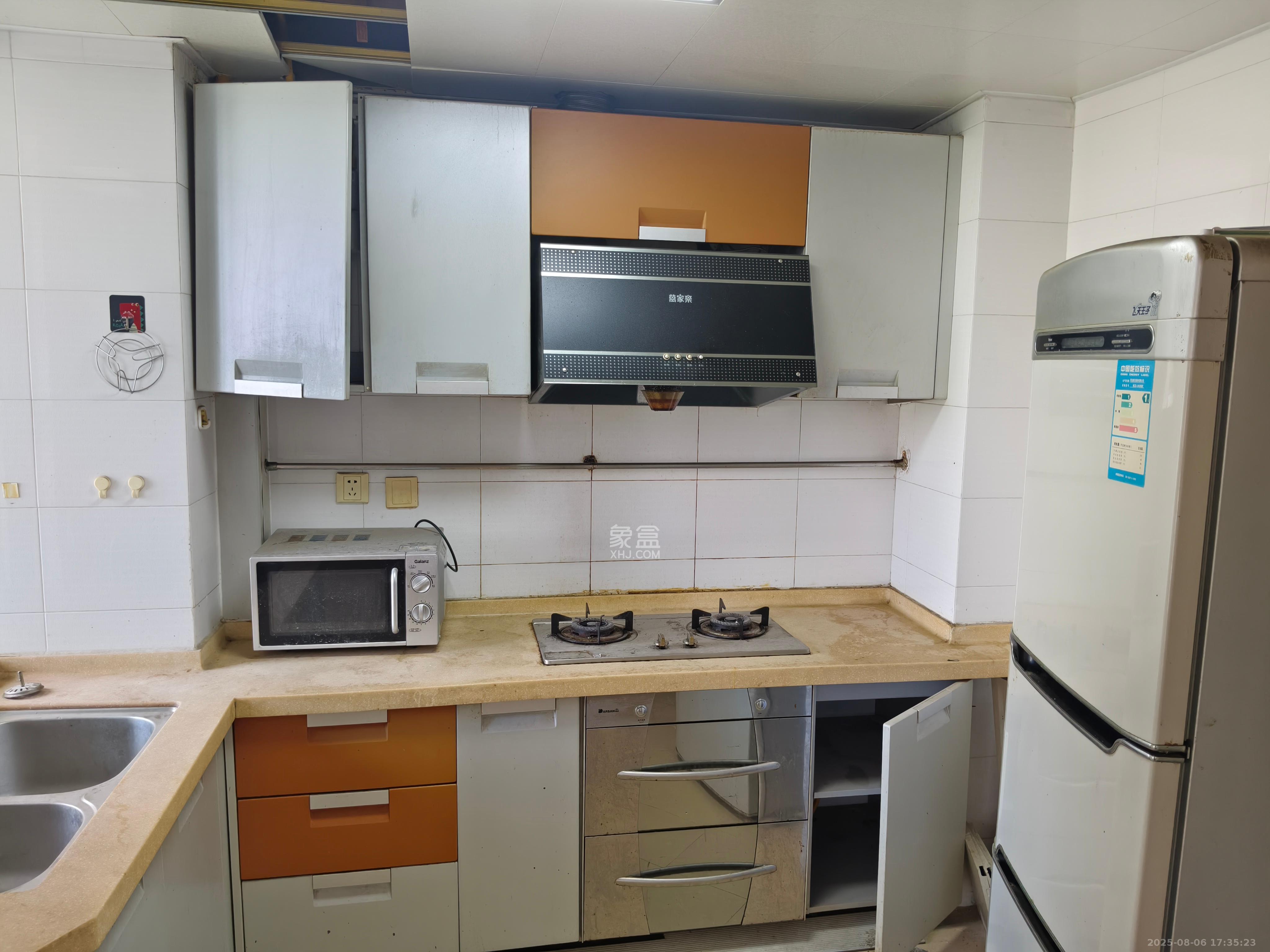 沁园春 3室2厅2卫 3200.0元/月 沁园春 3室2厅2卫 3200.0元/月室内图