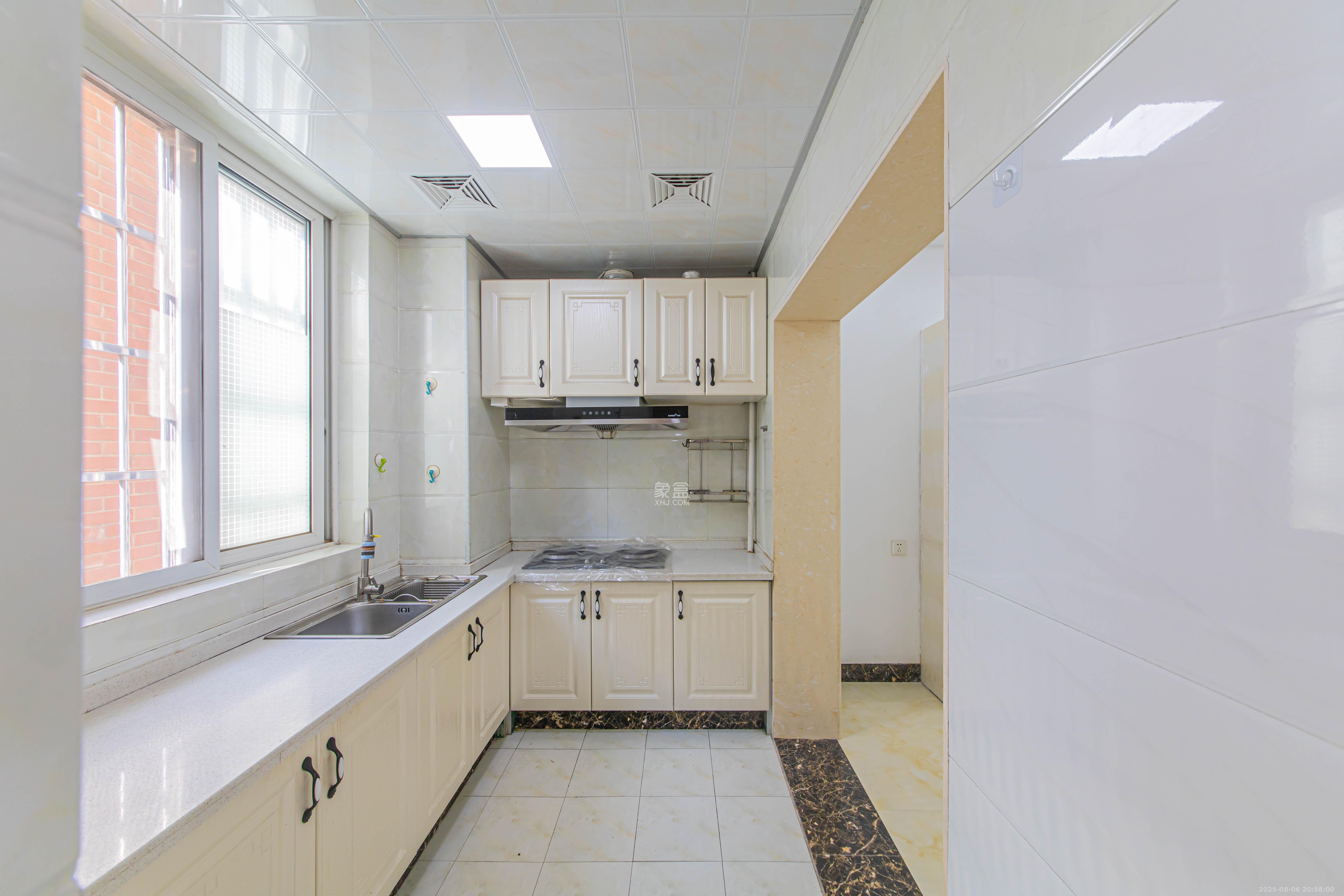 山水印象(愿景想山)  3室1厅1卫    56.0万 山水印象(愿景想山)  3室1厅1卫    56.0万厨房