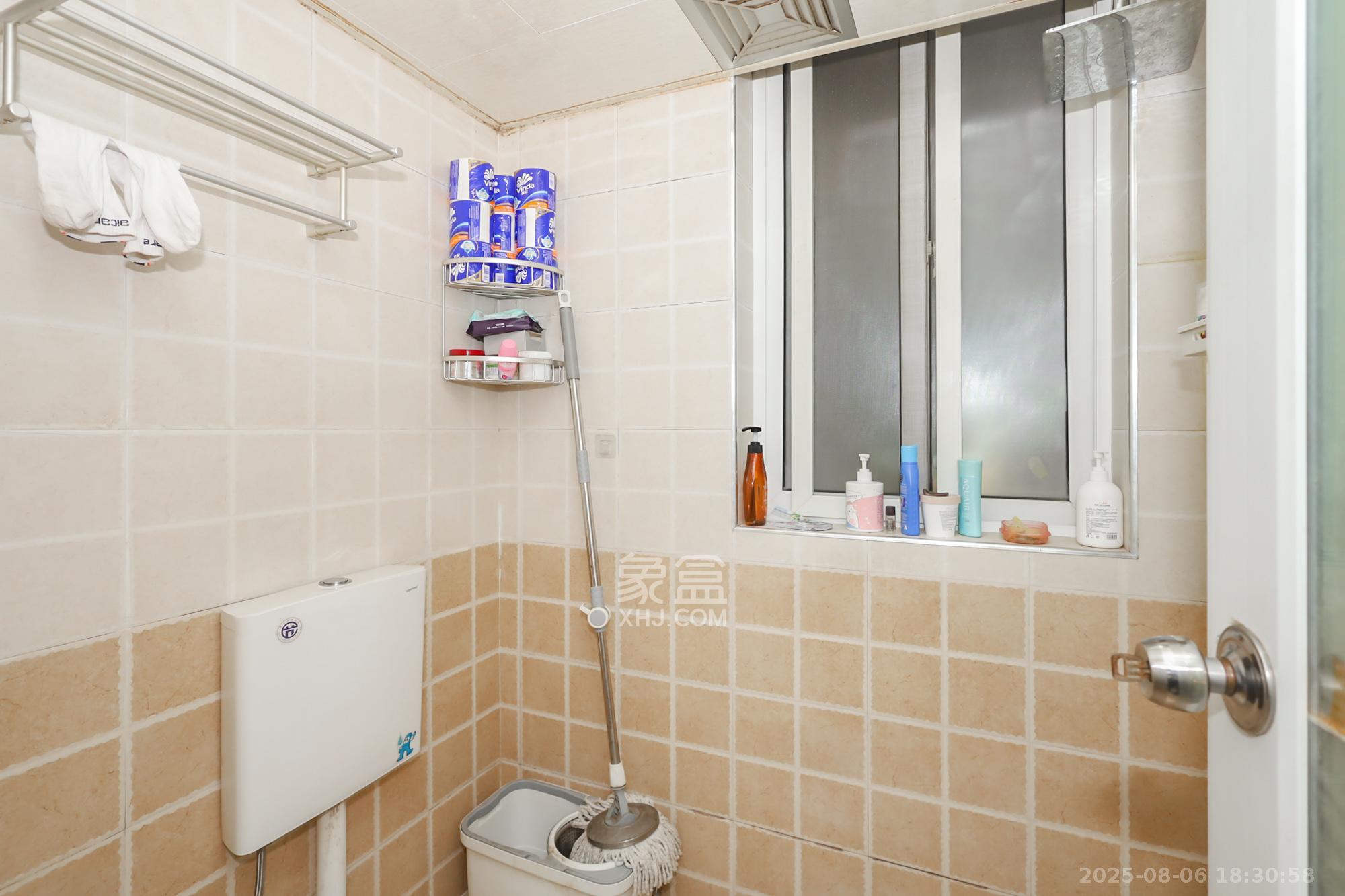 绿洲景芳  3室2厅1卫    95.0万 绿洲景芳  3室2厅1卫    95.0万卫生间