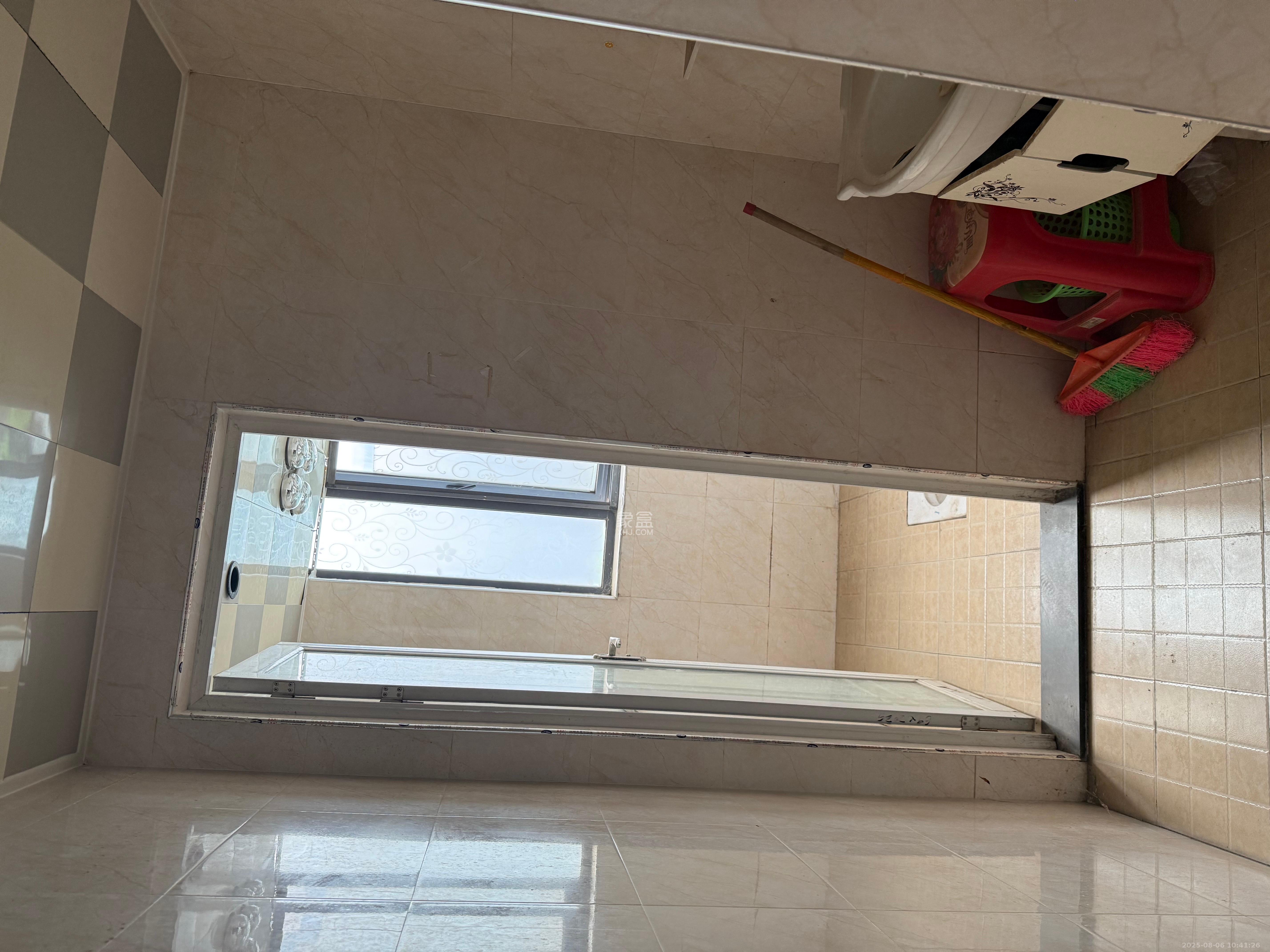 华悦城 4室2厅2卫 2500.0元/月 华悦城 4室2厅2卫 2500.0元/月室内图