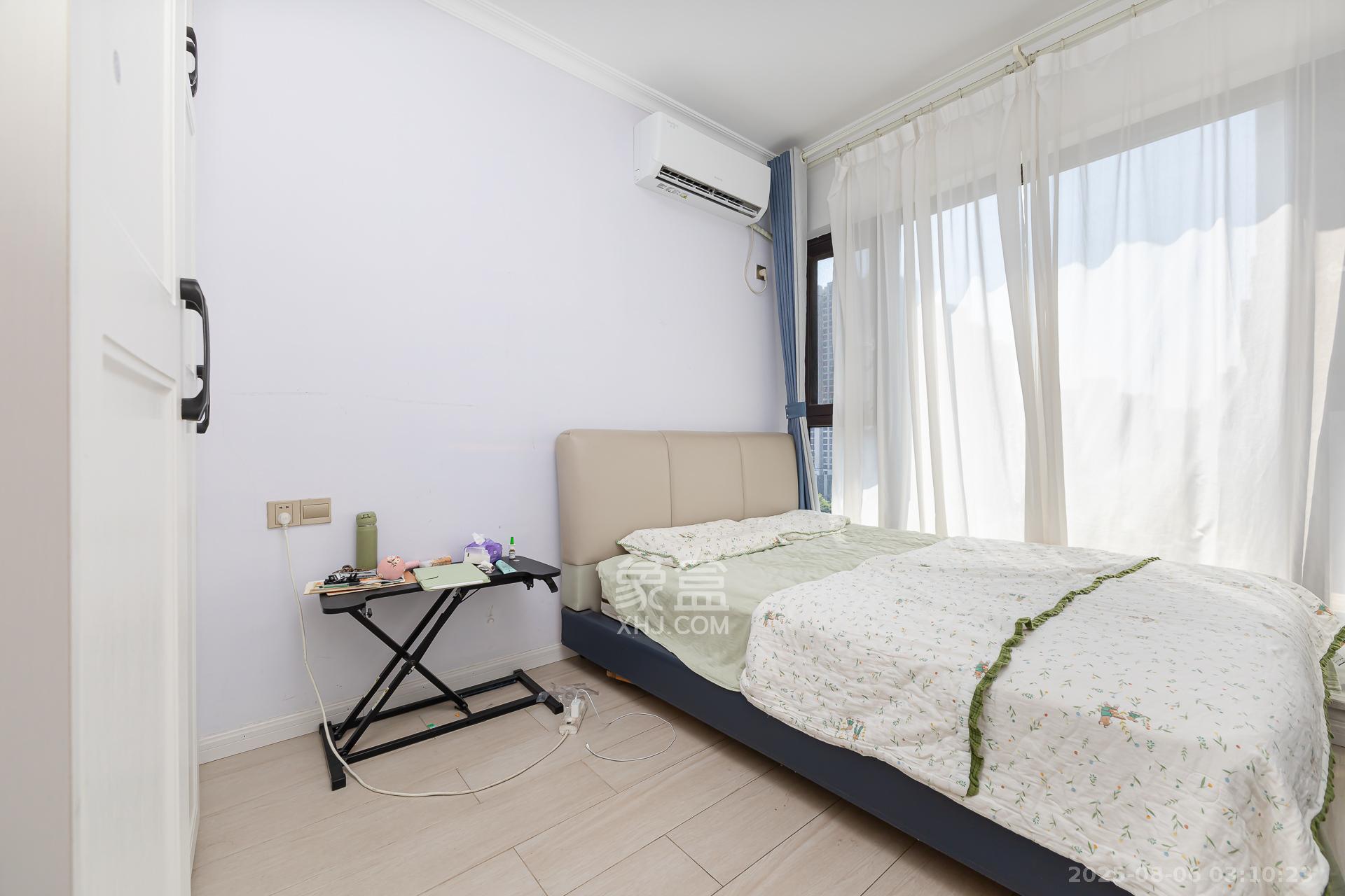 勤诚达境界城 3室2厅2卫 92.0万 勤诚达境界城 3室2厅2卫 92.0万卧室