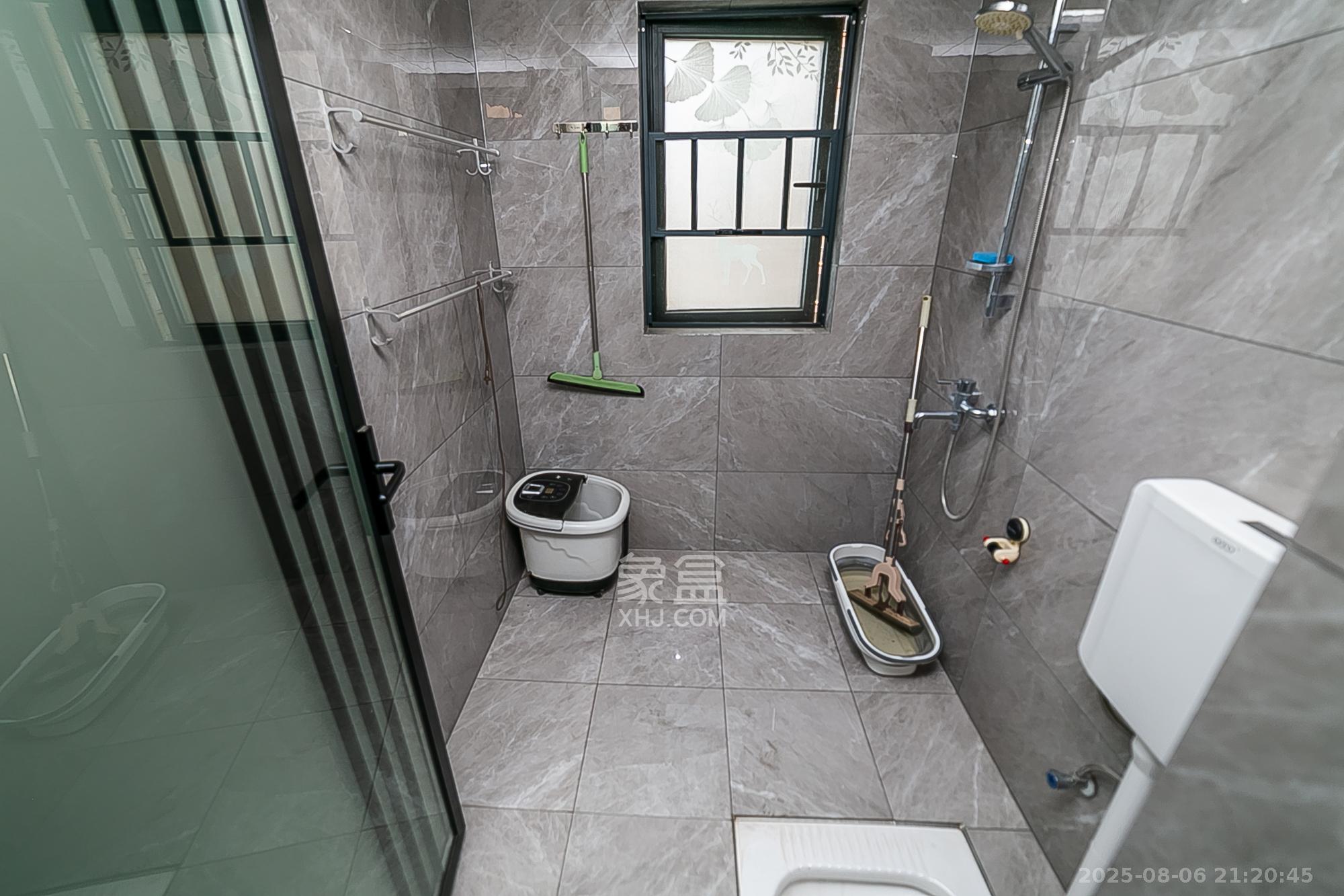 荣盛花语书苑  3室2厅2卫    118.0万 荣盛花语书苑  3室2厅2卫    118.0万卫生间