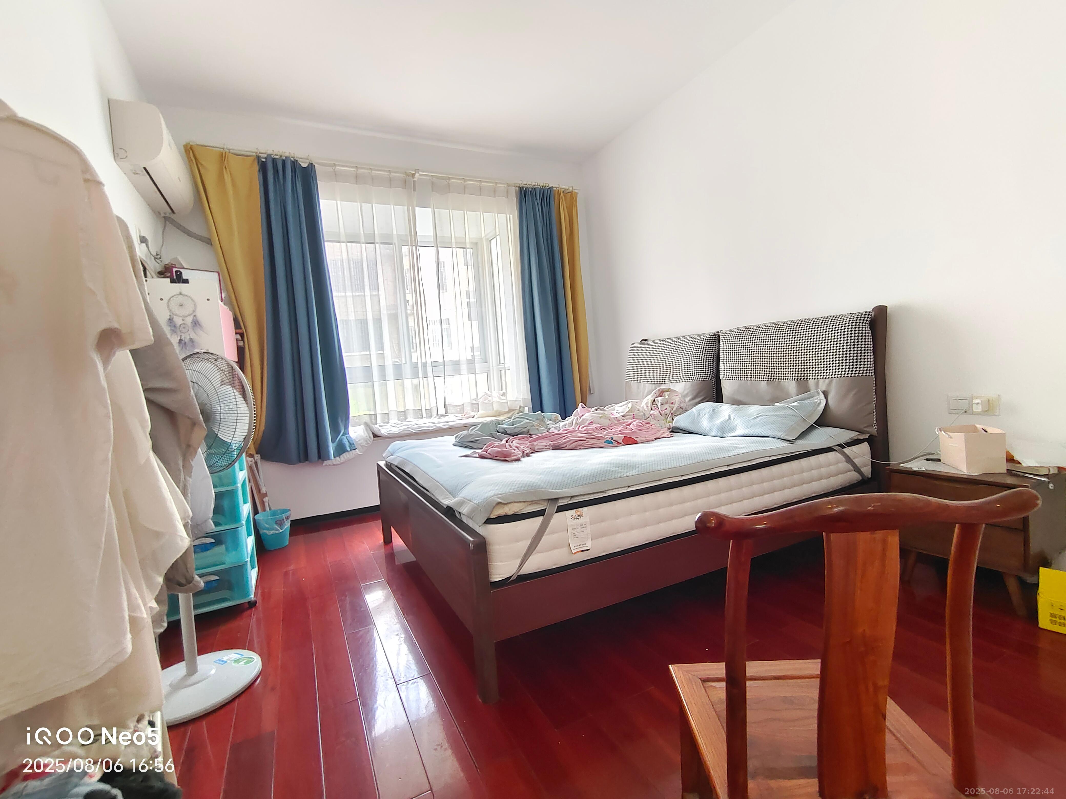 鄱阳小区  3室2厅2卫    1900.0元/月 鄱阳小区  3室2厅2卫    1900.0元/月室内图