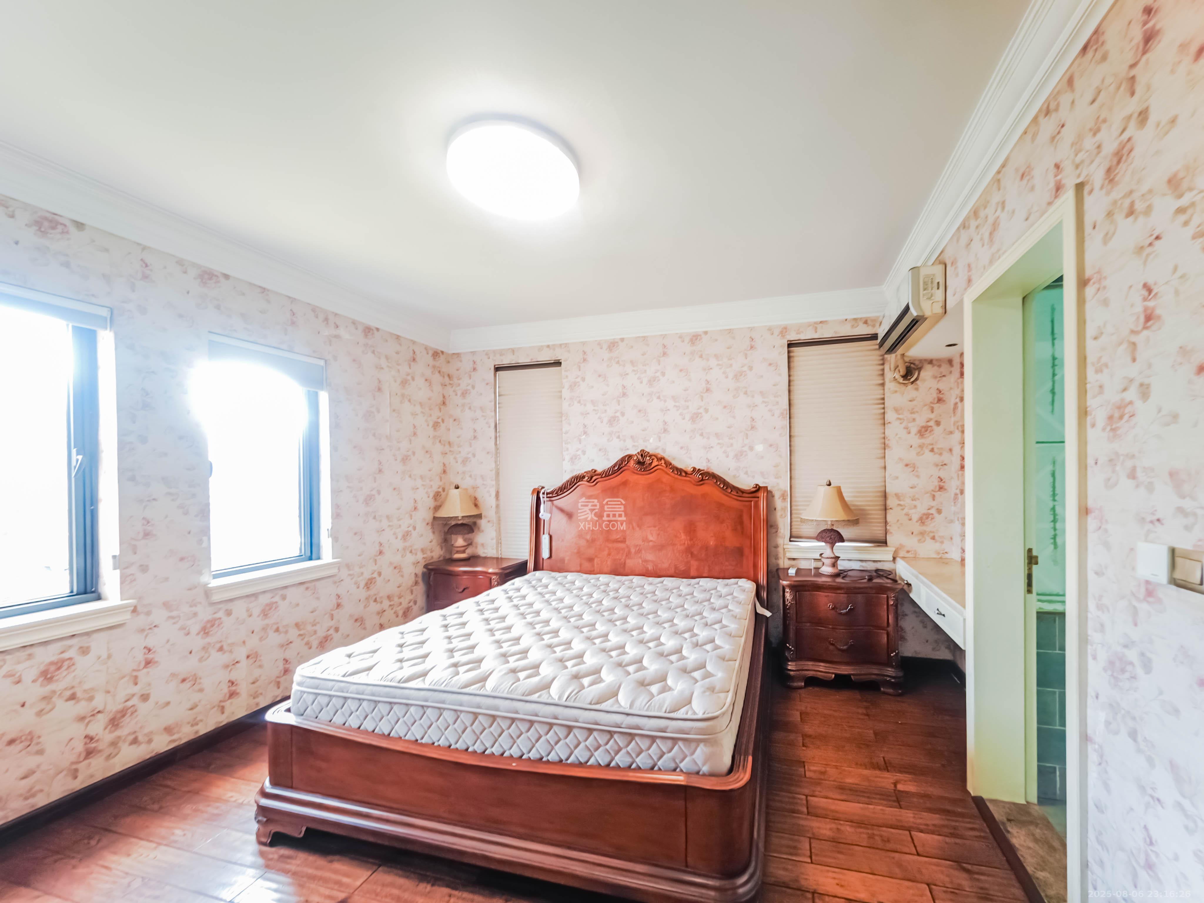 绿城桂花城  4室2厅2卫    195.0万卧室