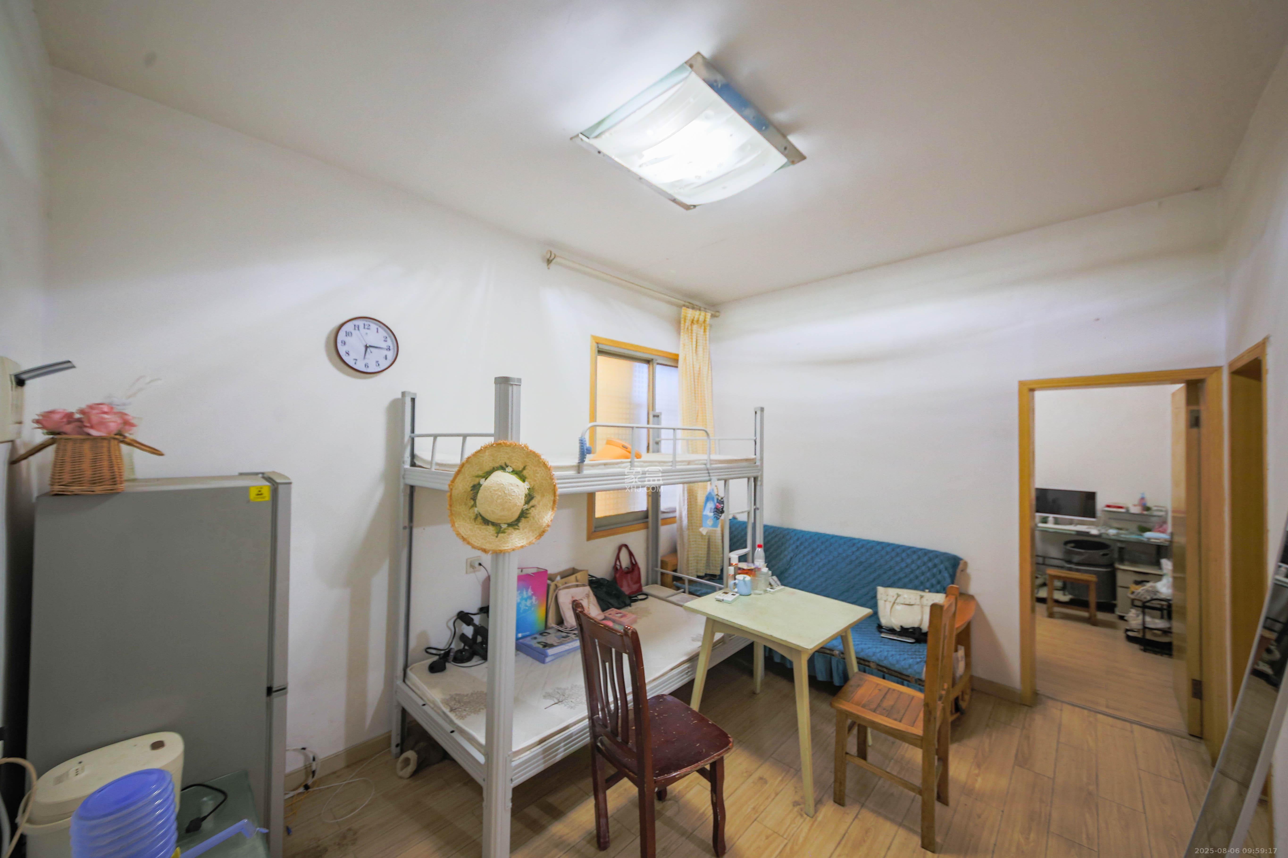 湖南省第三工程有限公司长沙分公司宿舍  2室1厅1卫    33.0万客厅