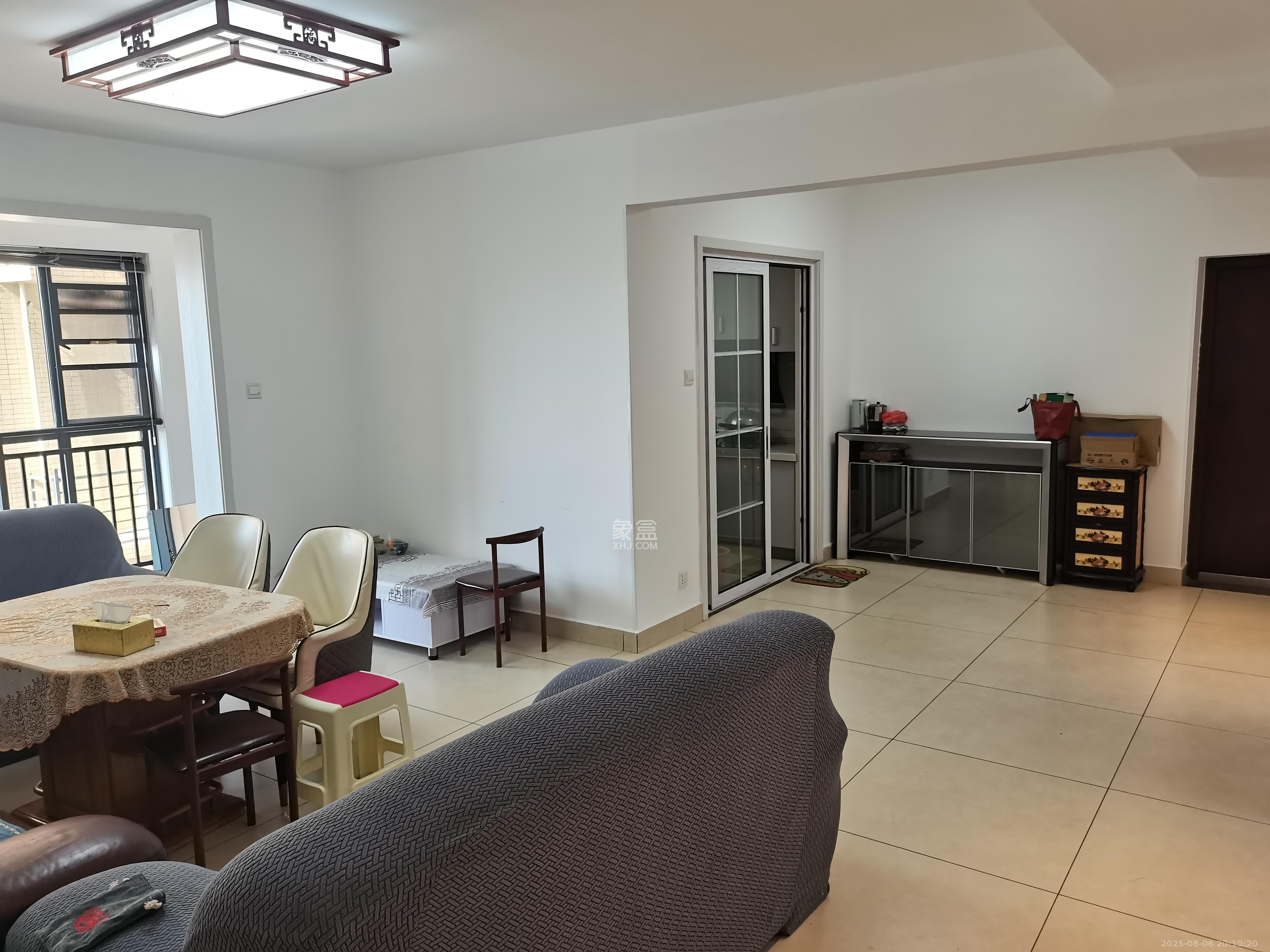 兴旺双铁城  4室2厅2卫    3200.0元/月室内图