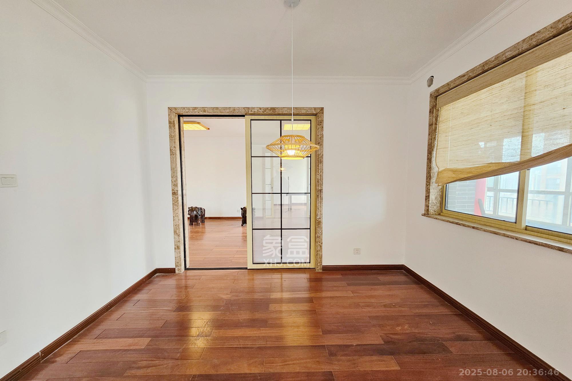 融科檀香山(融科紫檀、香山国际)  4室2厅2卫    189.0万 融科檀香山(融科紫檀、香山国际)  4室2厅2卫    189.0万卧室