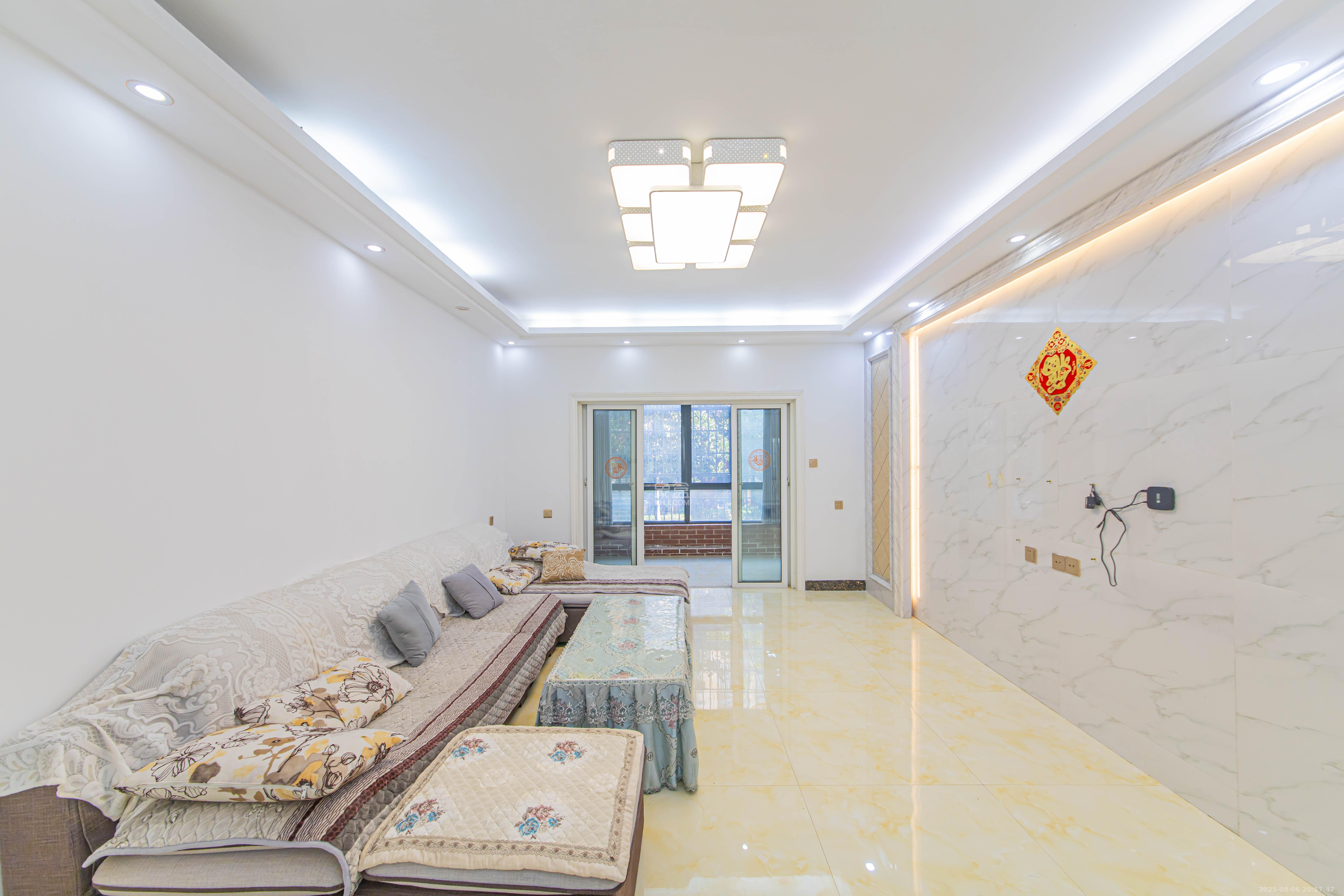 山水印象(愿景想山)  3室1厅1卫    56.0万 山水印象(愿景想山)  3室1厅1卫    56.0万客厅