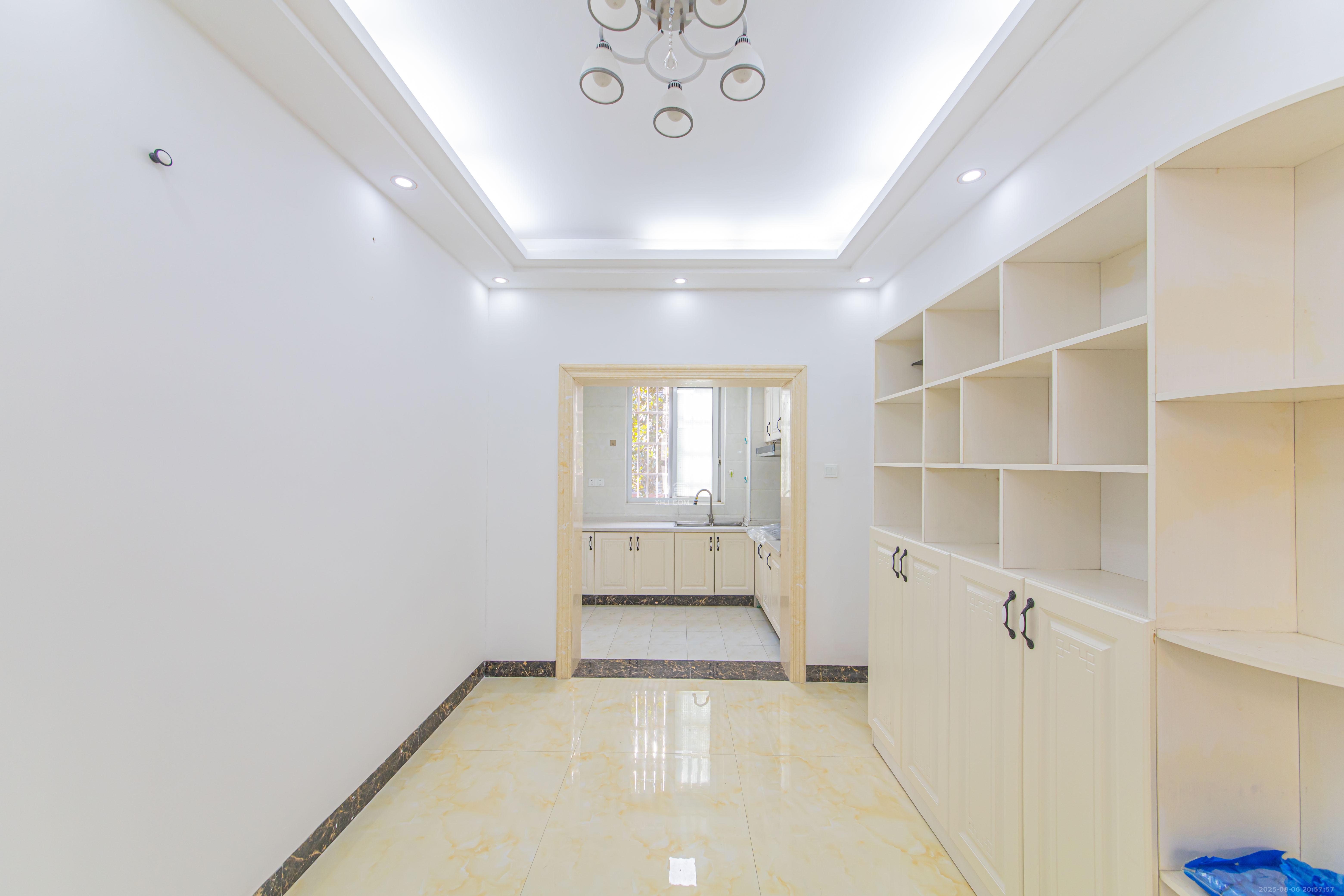 山水印象(愿景想山)  3室1厅1卫    56.0万 山水印象(愿景想山)  3室1厅1卫    56.0万客厅