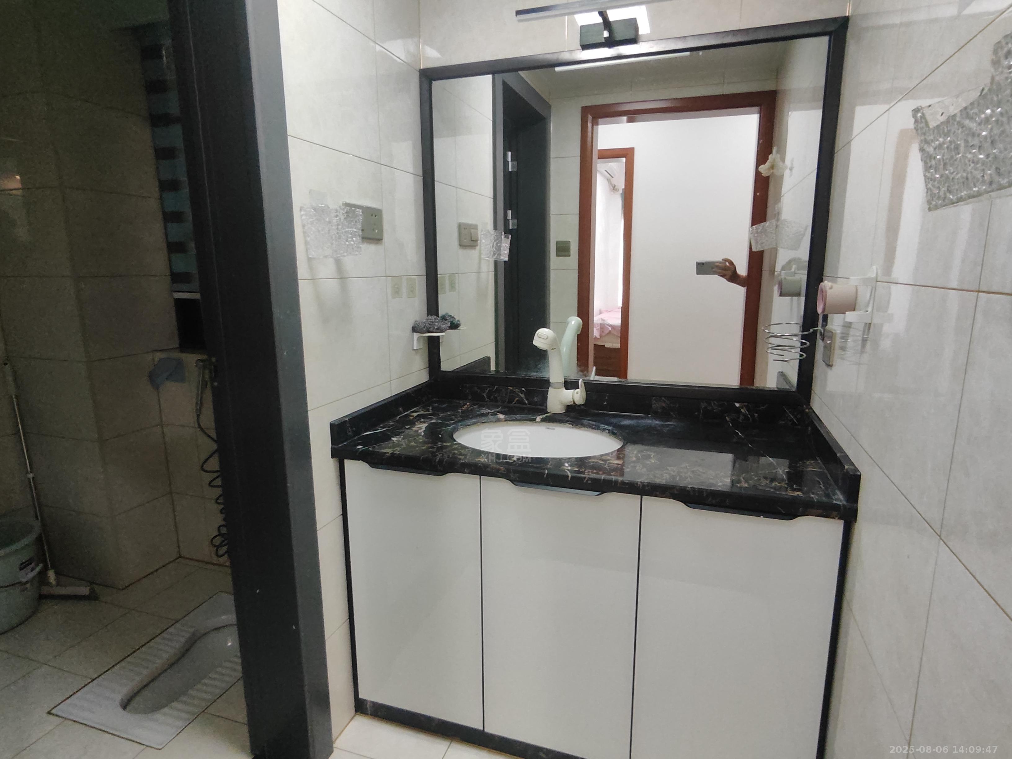 春藤小镇  3室2厅1卫    1800.0元/月室内图