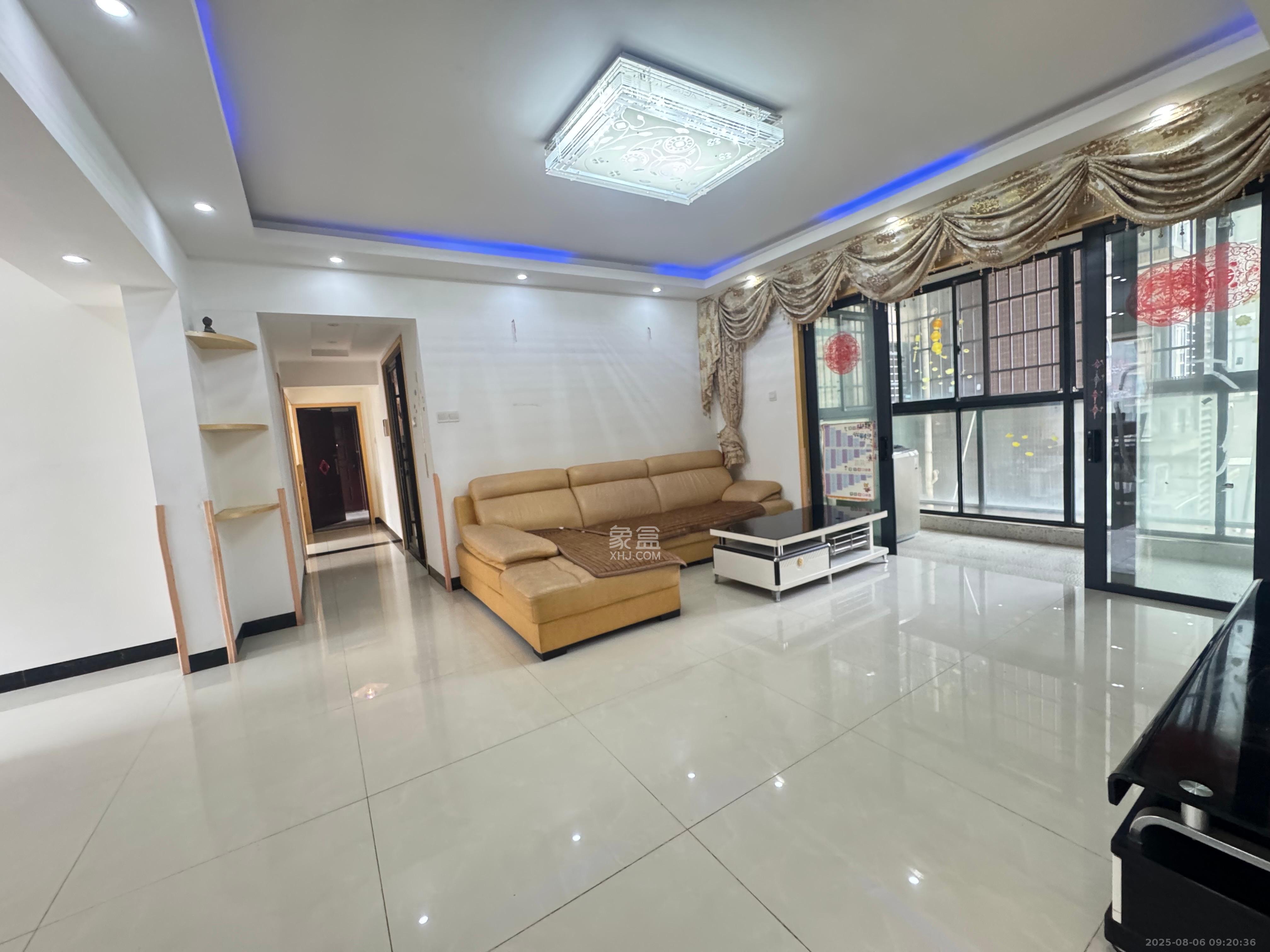 蓝山郡 4室2厅1卫 2500.0元/月 蓝山郡 4室2厅1卫 2500.0元/月室内图