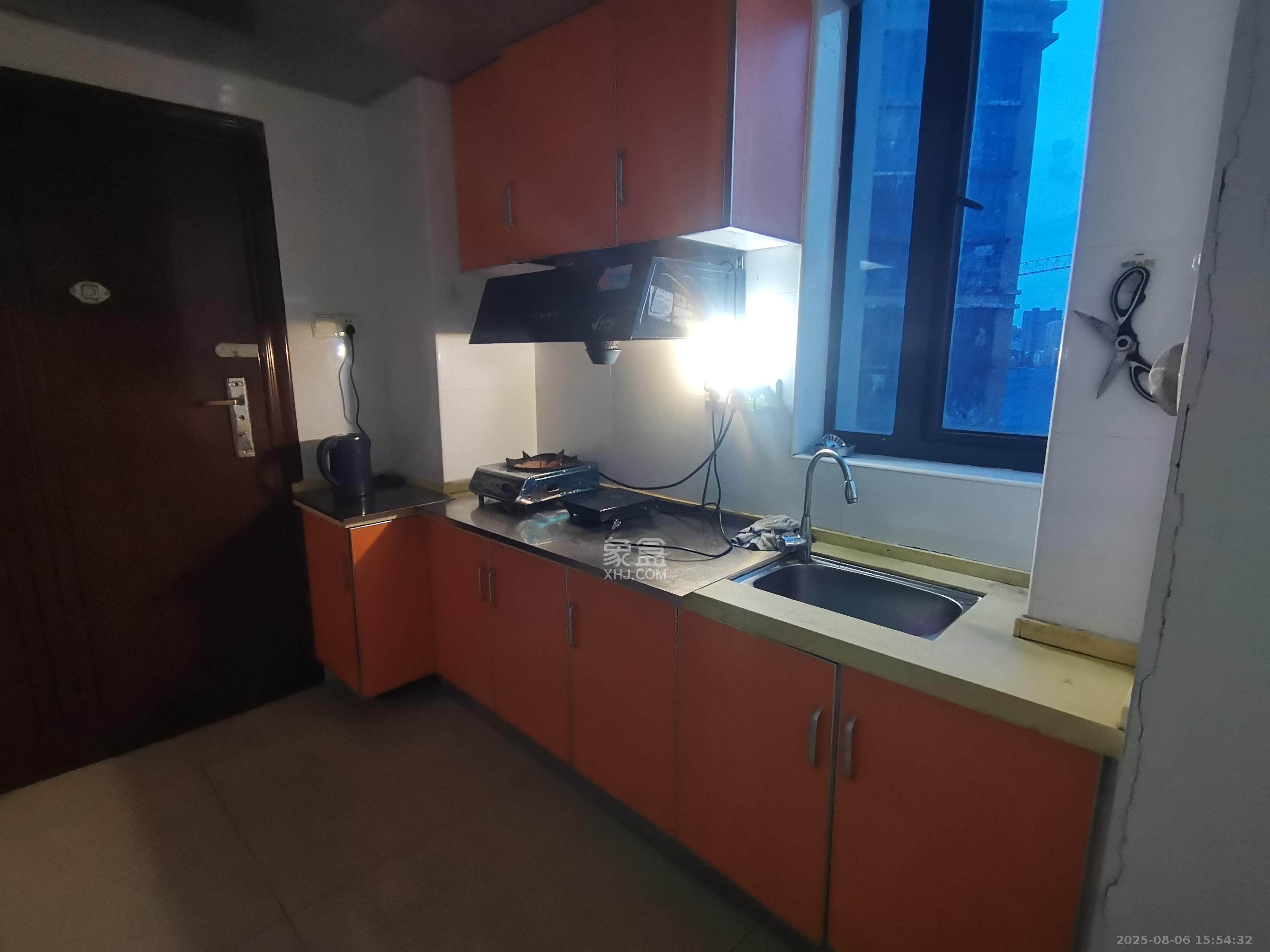 融圣国际  1室1厅1卫    1600.0元/月室内图