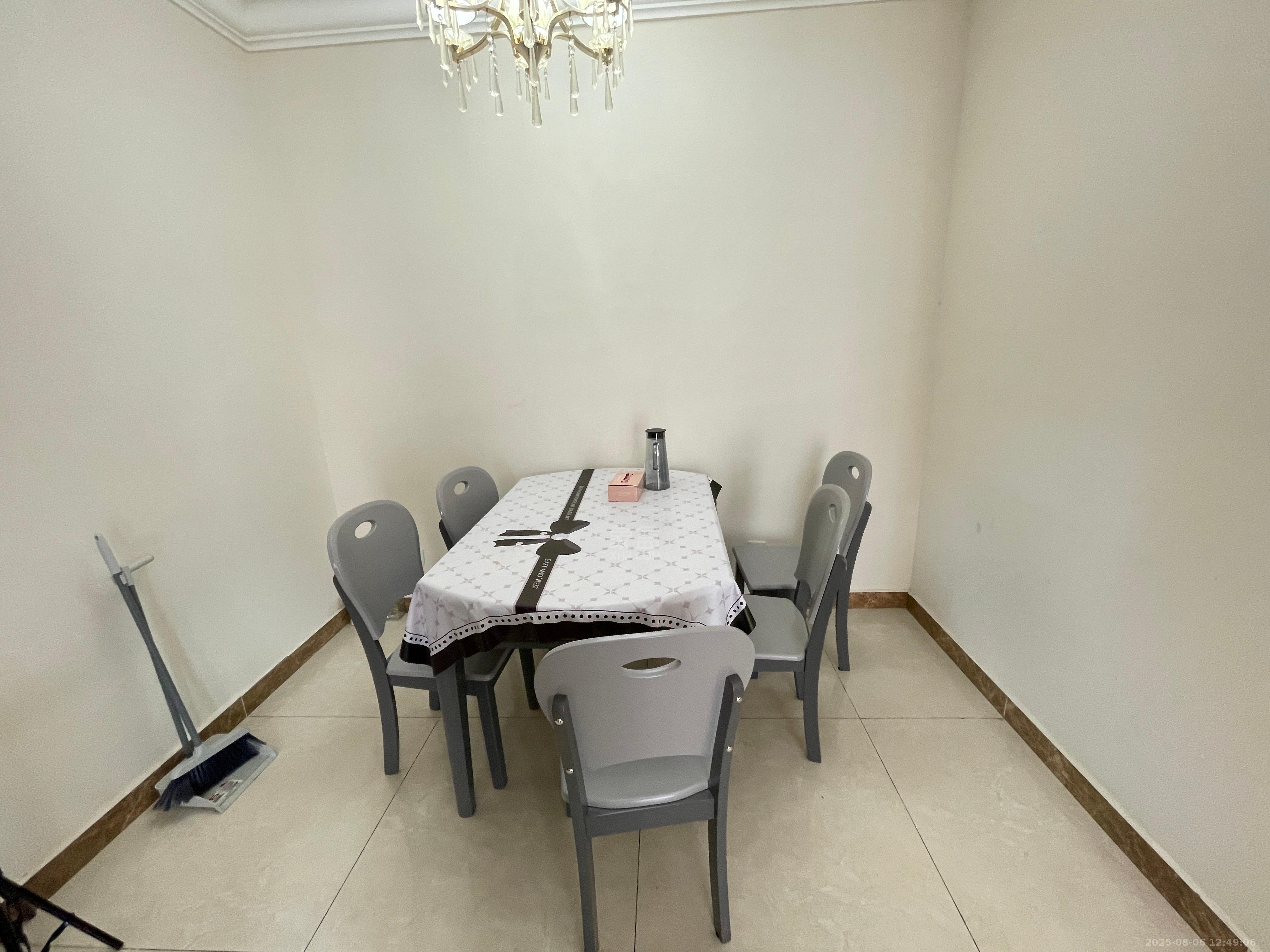 恒大华府 3室2厅2卫 2200.0元/月 恒大华府 3室2厅2卫 2200.0元/月室内图