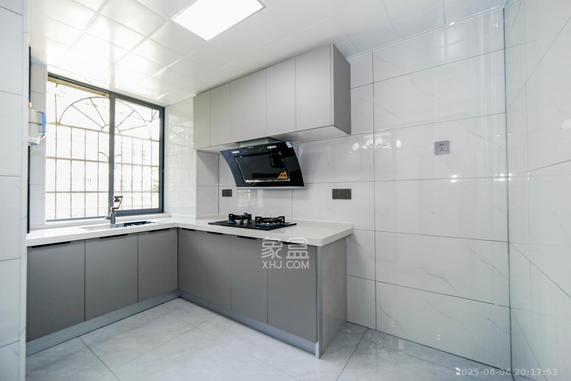 绿荫家园  3室2厅2卫    66.8万厨房