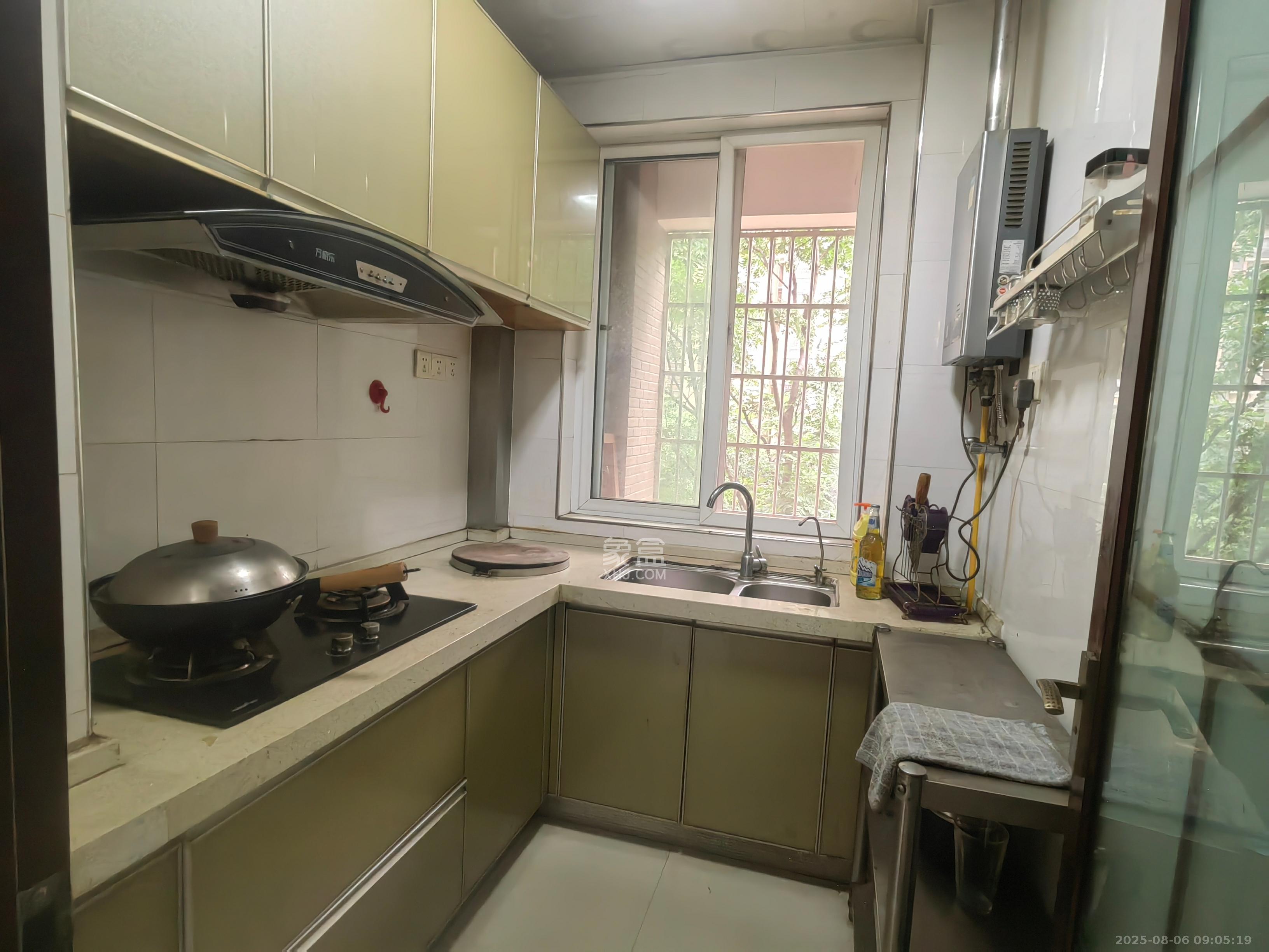 楚天世纪城东苑  3室2厅1卫    1580.0元/月室内图