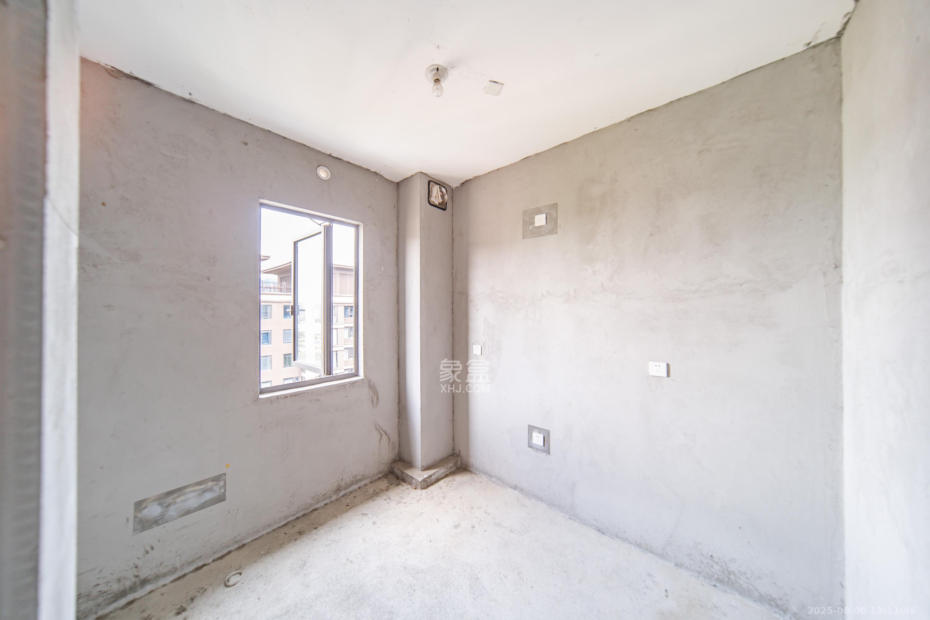 建发电建江山悦  4室2厅2卫    140.0万 建发电建江山悦  4室2厅2卫    140.0万厨房