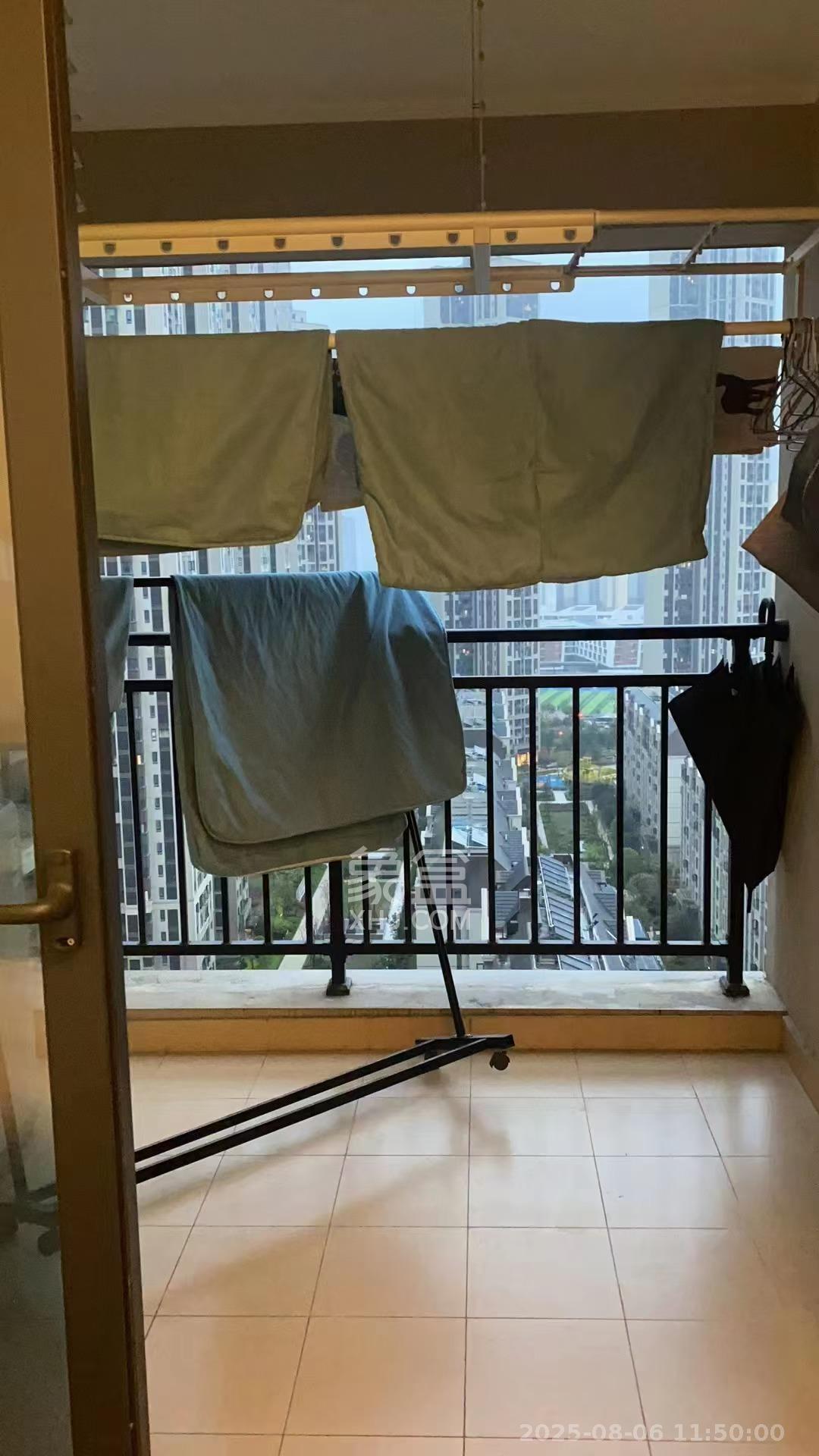 万科魅力之城观澜里 3室2厅1卫 2500.0元/月 万科魅力之城观澜里 3室2厅1卫 2500.0元/月室内图