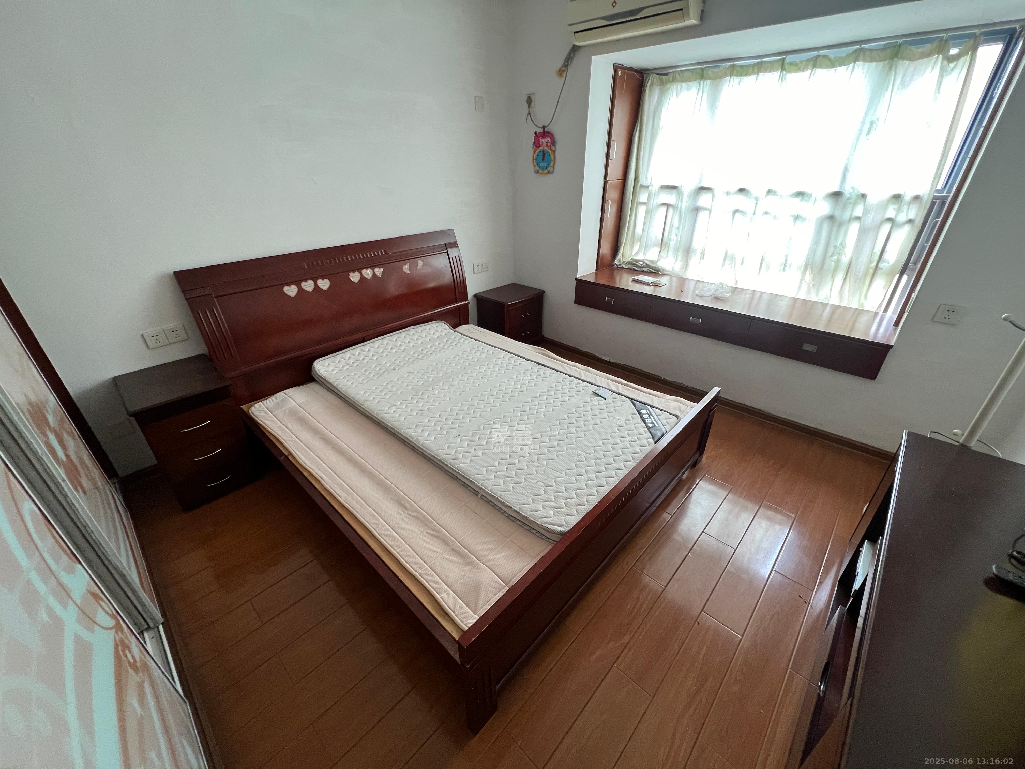 上海城小区  3室2厅1卫   2200.00元/月室内图