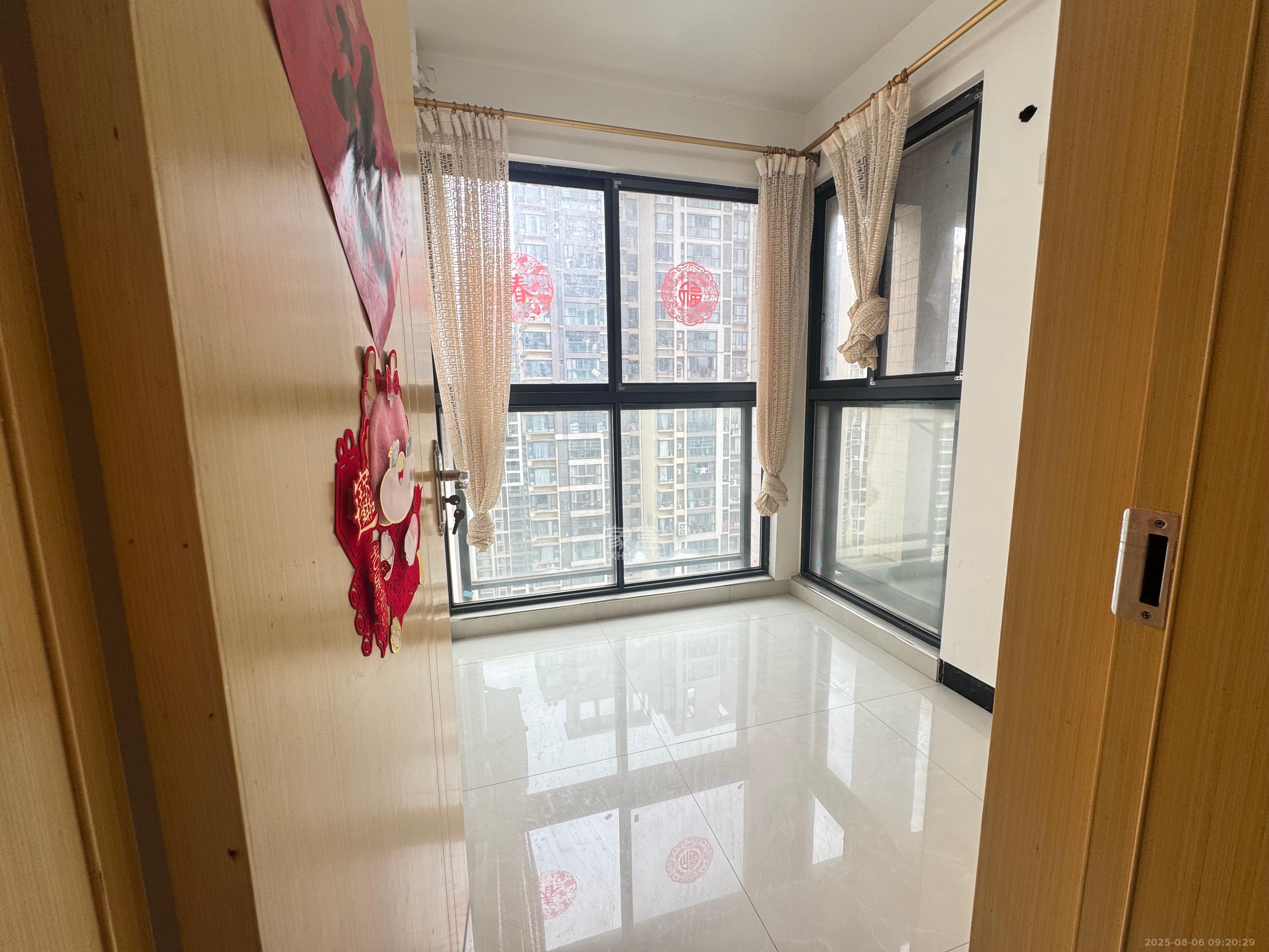 蓝山郡  4室2厅1卫    2500.0元/月室内图