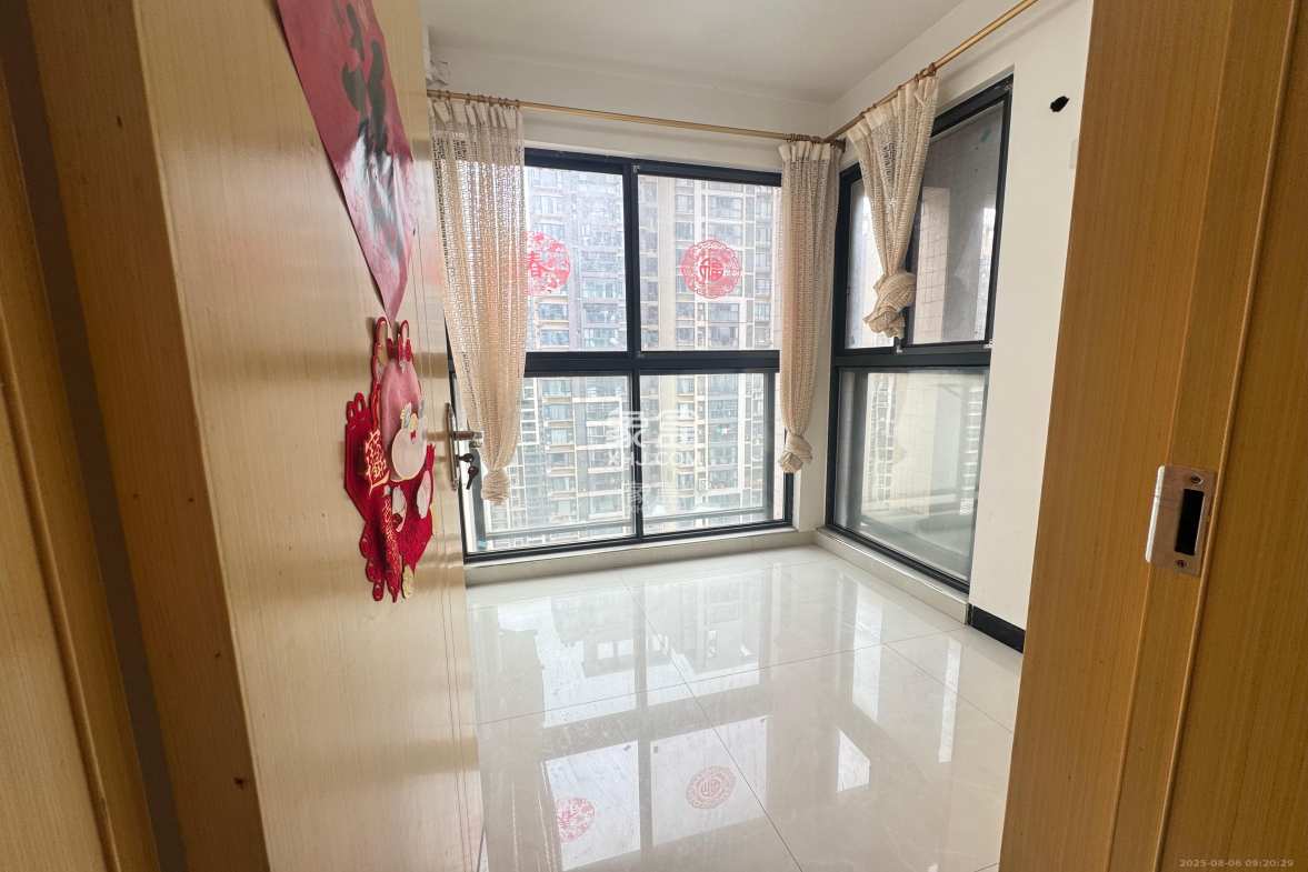 蓝山郡 4室2厅1卫 2500.0元/月 蓝山郡 4室2厅1卫 2500.0元/月室内图