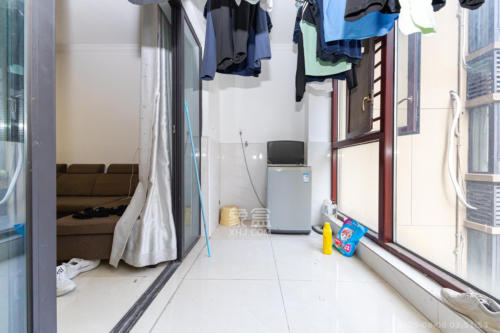 勤诚达境界城 4室2厅1卫 91.0万 勤诚达境界城 4室2厅1卫 91.0万阳台