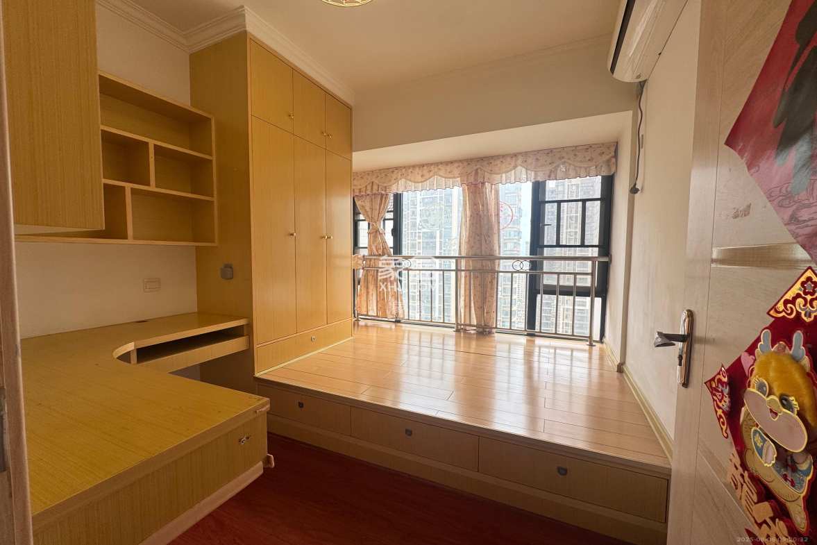 蓝山郡 4室2厅1卫 2500.0元/月 蓝山郡 4室2厅1卫 2500.0元/月室内图