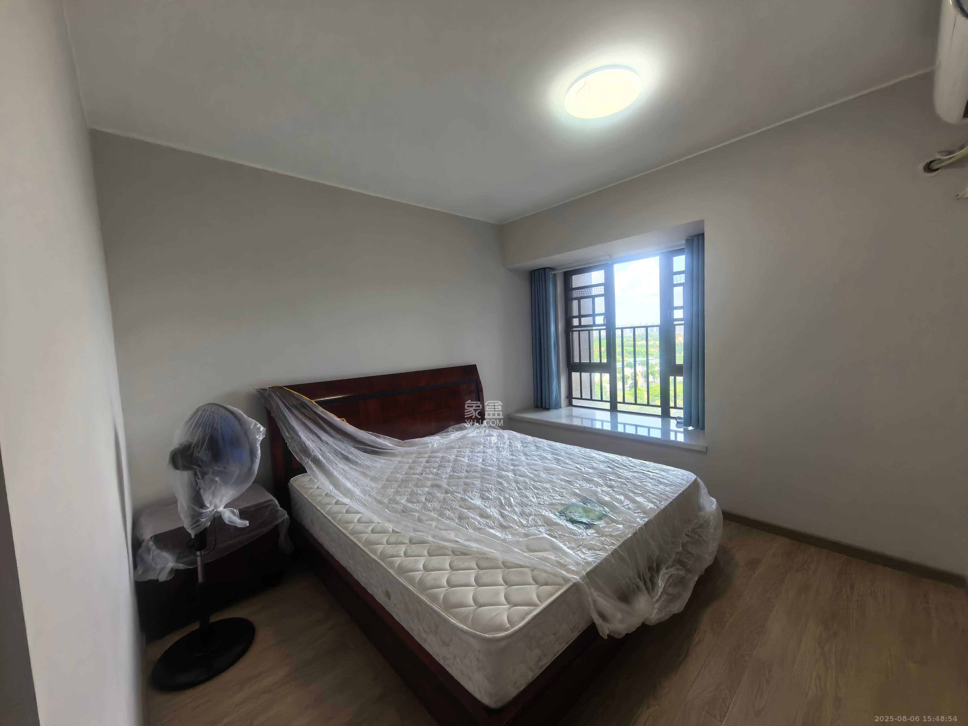 时代倾城二期  4室2厅2卫    2300.0元/月室内图