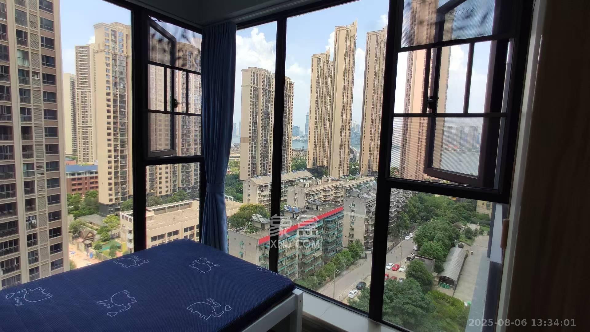 世茂铂翠湾四期（世茂悦享）  3室2厅1卫   3100.00元/月室内图