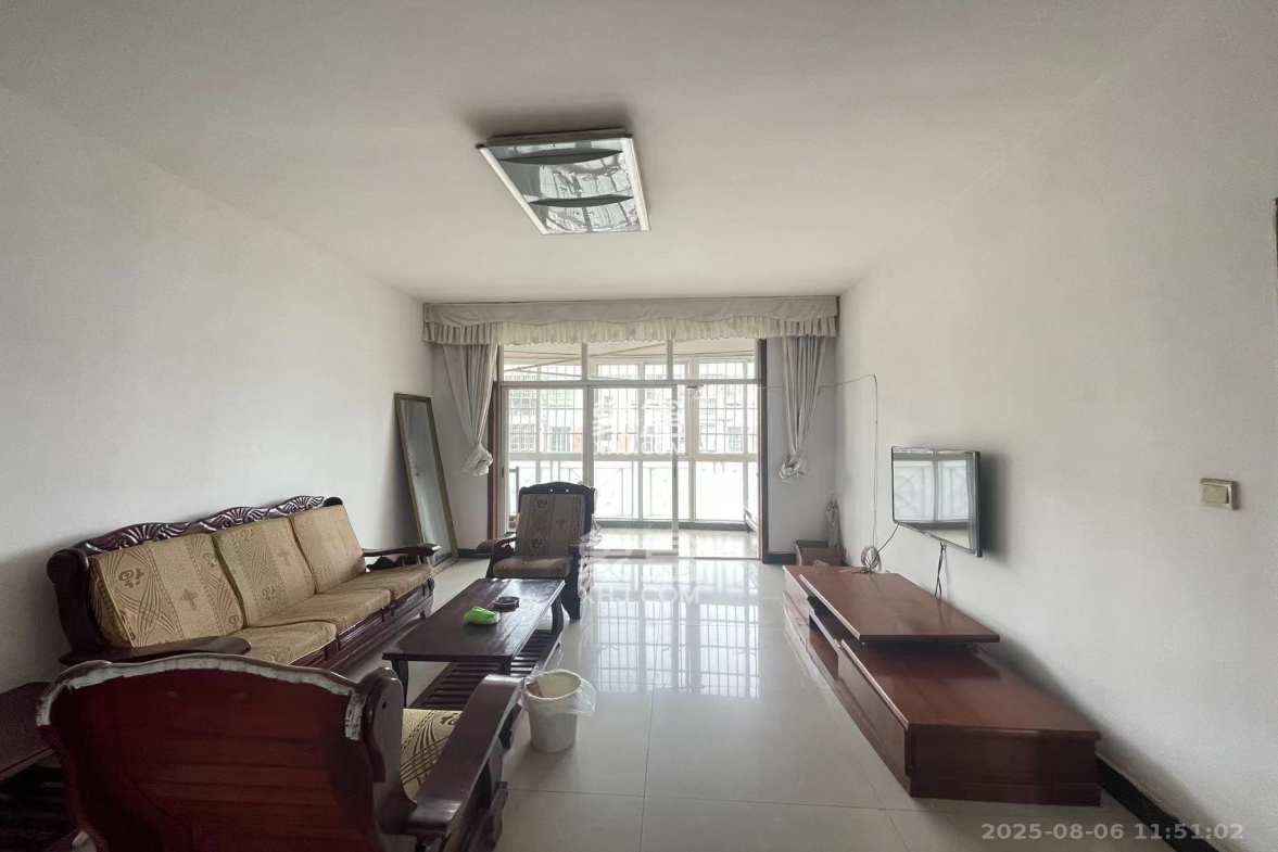 山水人家三期  3室2厅2卫    1500.0元/月 山水人家三期  3室2厅2卫    1500.0元/月室内图